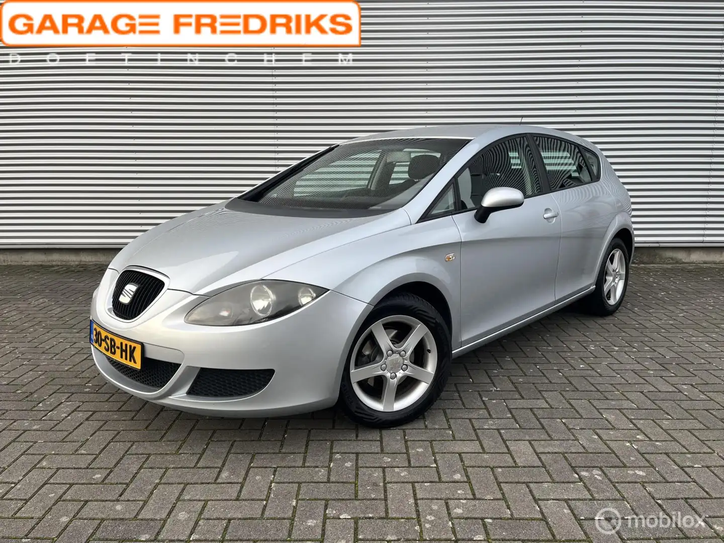 SEAT Leon 1.6 Reference | Airco | Trekhaak | LM velgen | Gris - 1