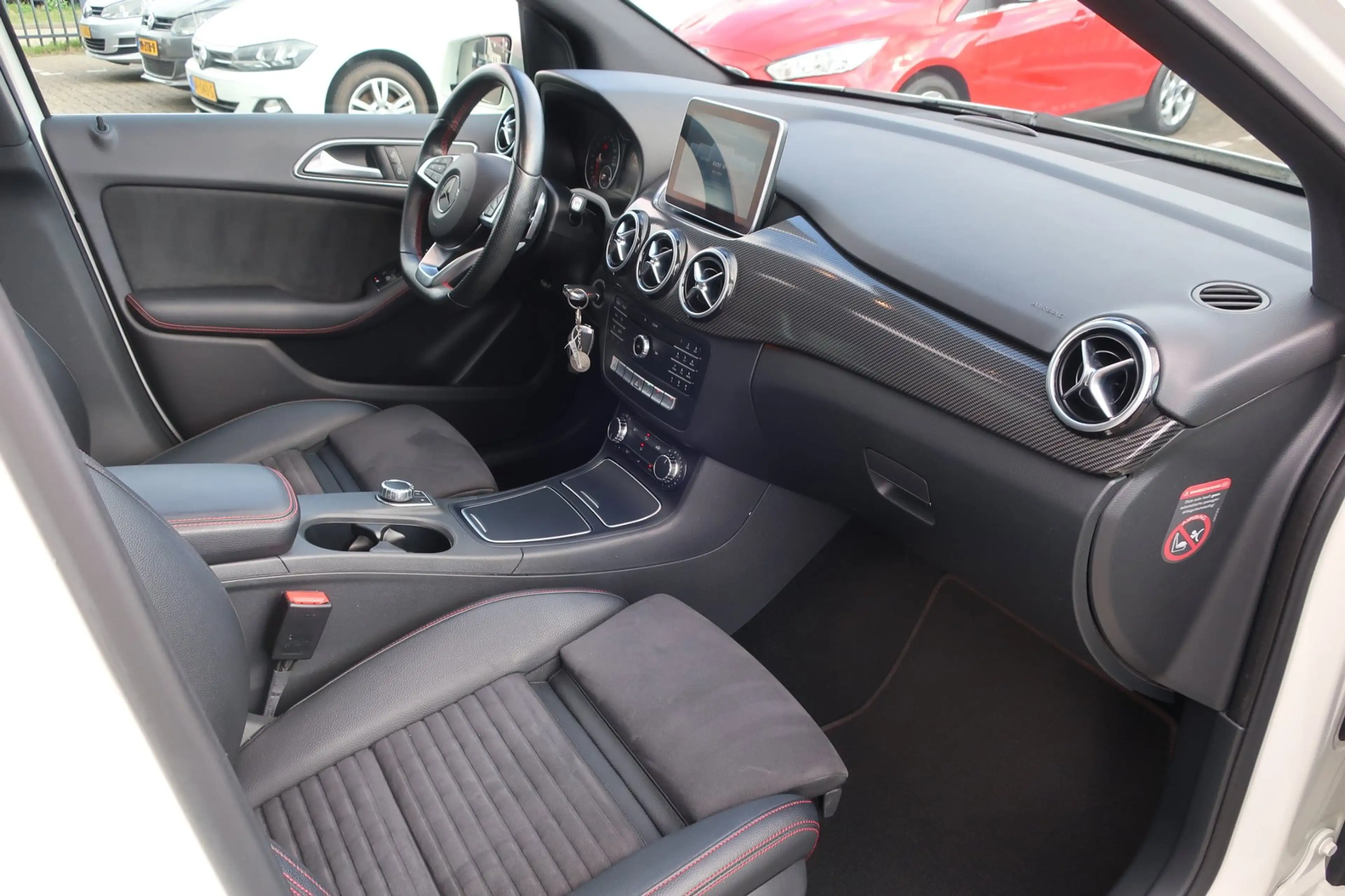 Mercedes-Benz B 180 Ambition AMG 2e EIG_LED_PANO_NAVI_PDC V+A_19-INCH. — photo 19