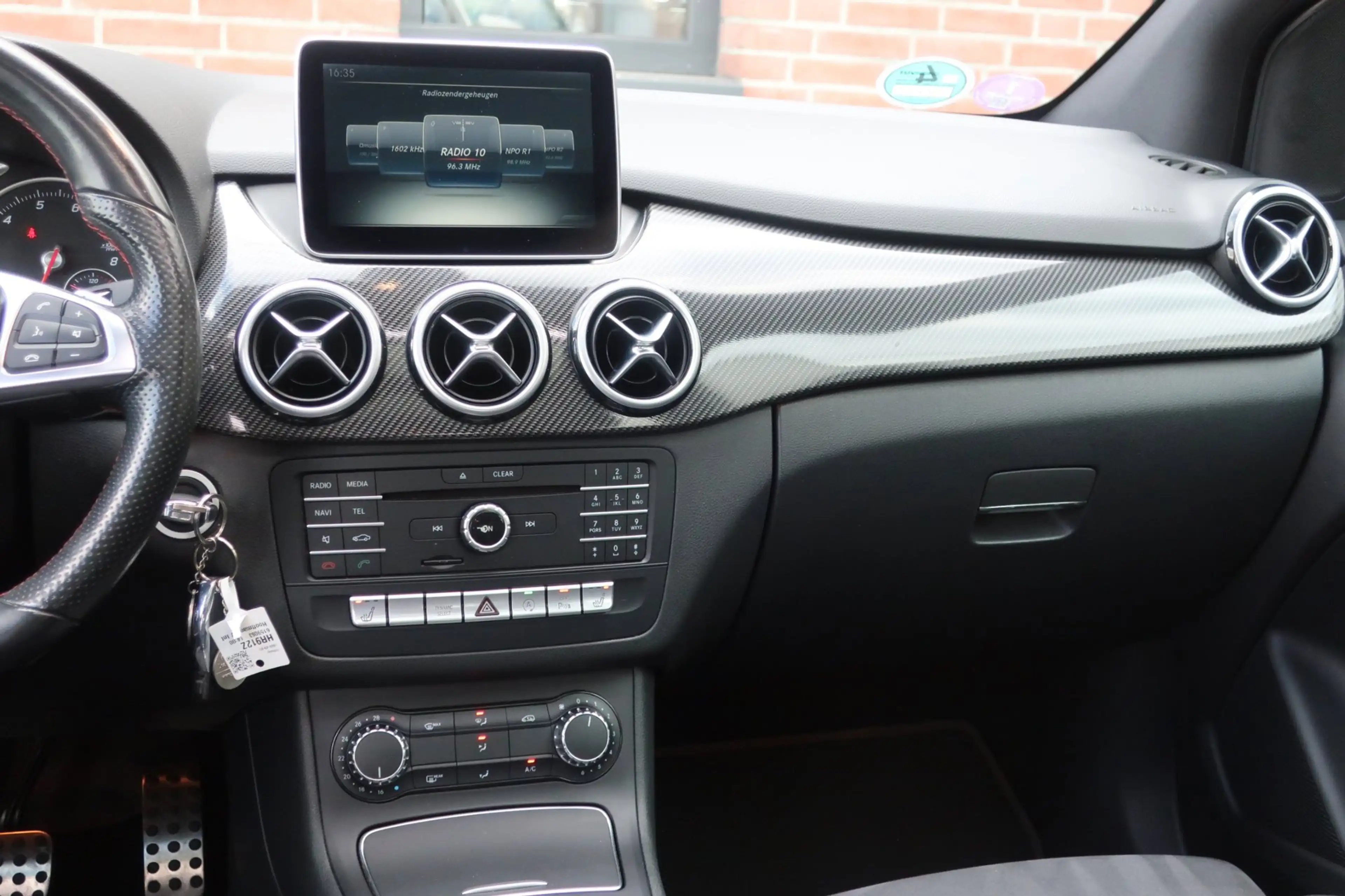 Mercedes-Benz B 180 Ambition AMG 2e EIG_LED_PANO_NAVI_PDC V+A_19-INCH. — photo 15