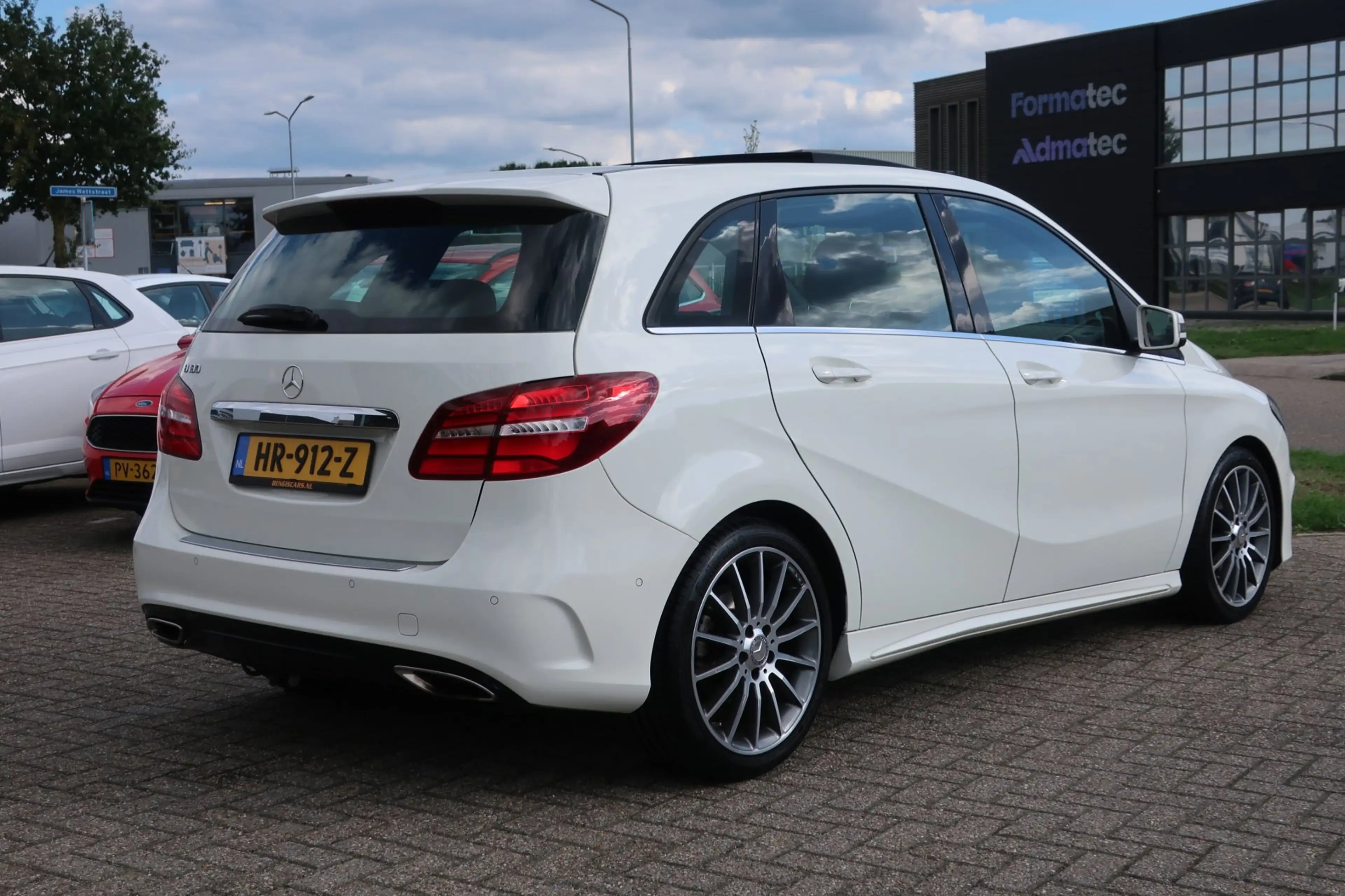 Mercedes-Benz B 180 Ambition AMG 2e EIG_LED_PANO_NAVI_PDC V+A_19-INCH. — photo 9
