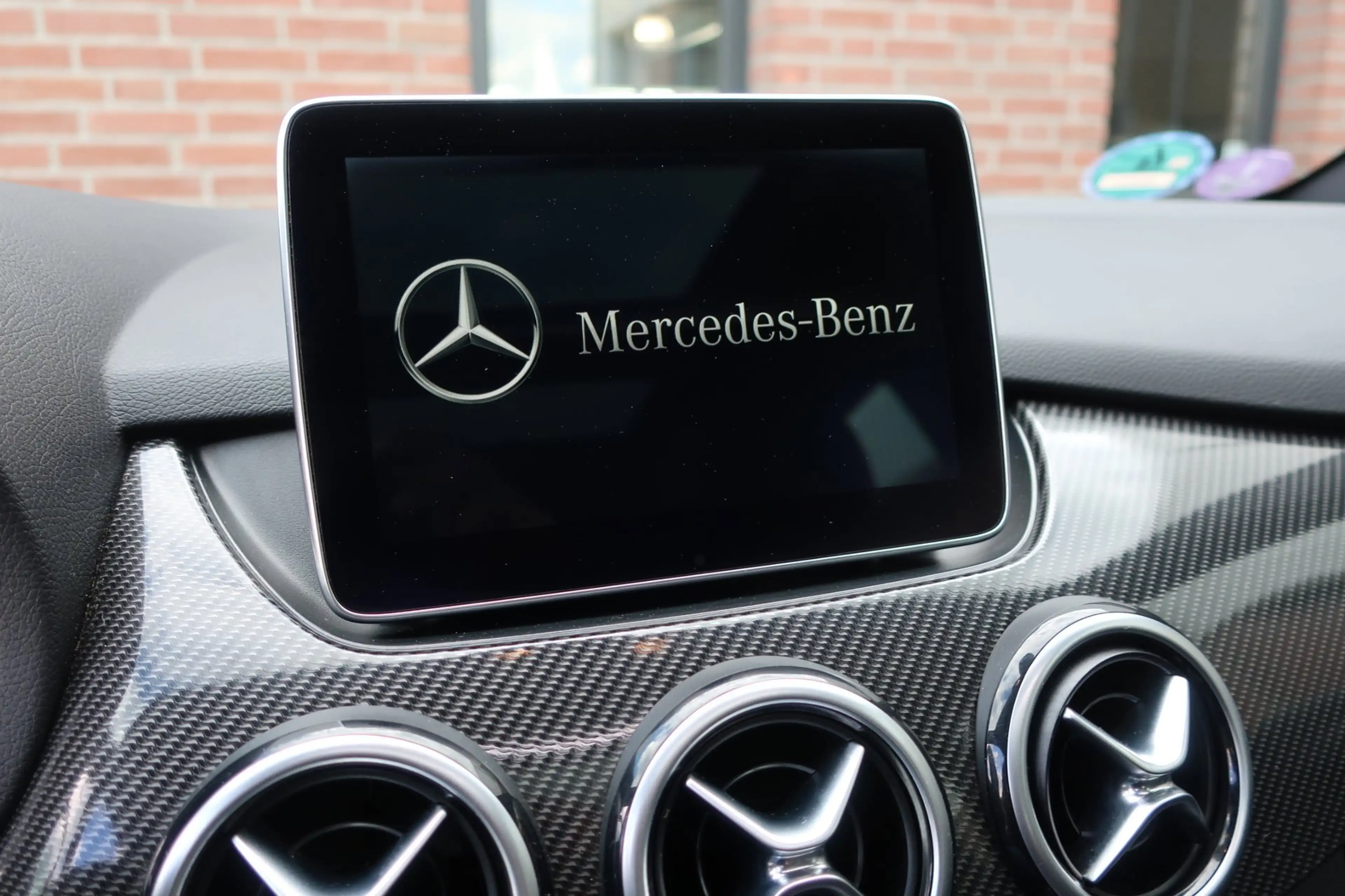 Mercedes-Benz B 180 Ambition AMG 2e EIG_LED_PANO_NAVI_PDC V+A_19-INCH. — photo 27