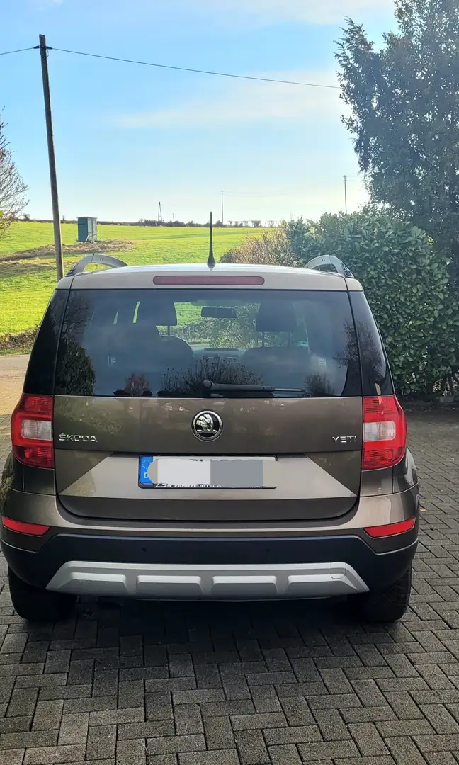 Skoda Yeti Yeti Outdoor 1.2 TSI Cool Edition Braun - 2