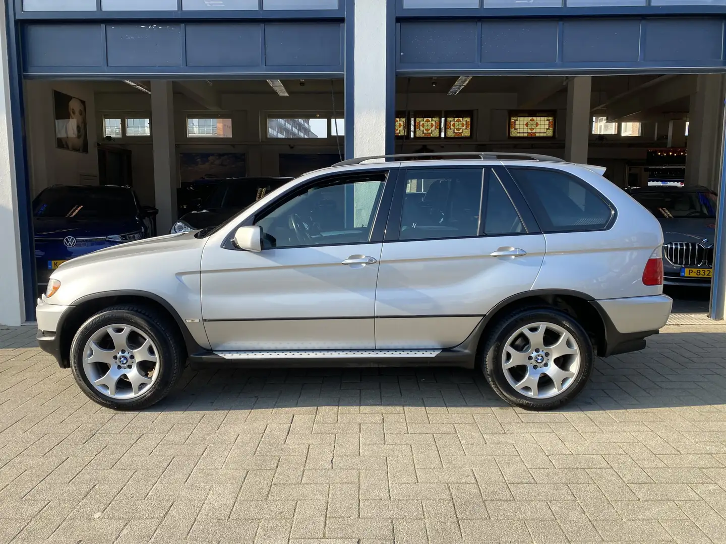 BMW X5 3.0d Executive YOUNGTIMER/DEALER OND./TOPSTAAT Grijs - 2