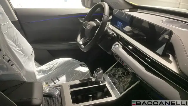 DR Automobiles DR5 view 13