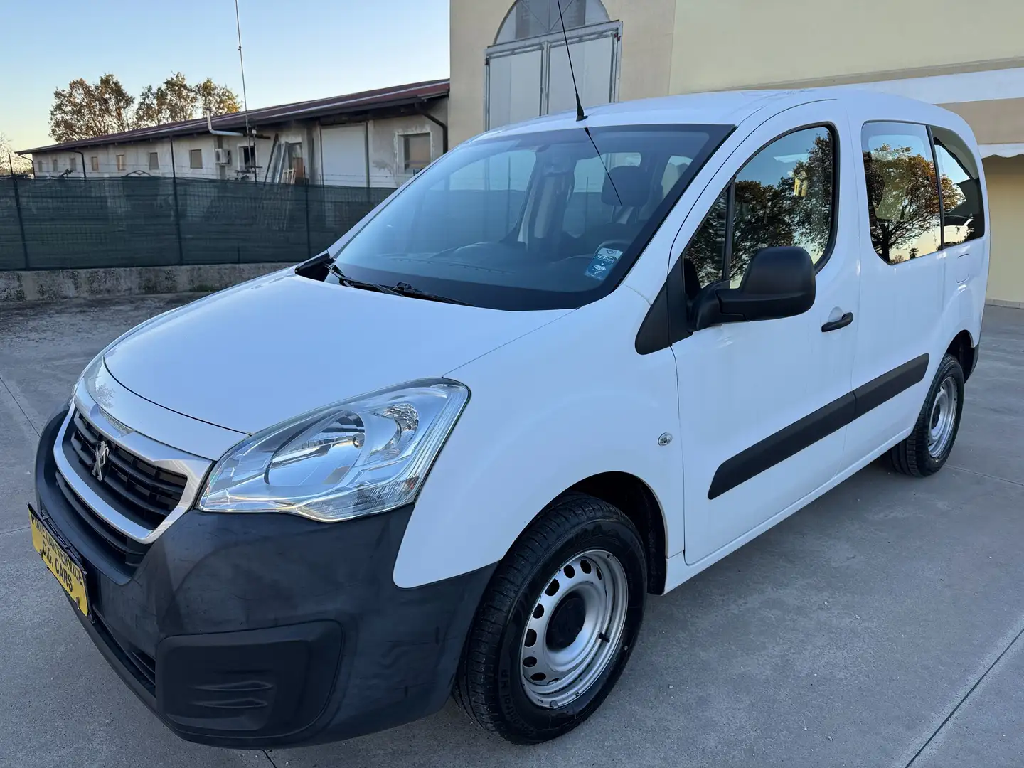 Peugeot Partner Partner Tepee 1.6 hdi AUTOCARRO 5 POSTI N1 Bianco - 2