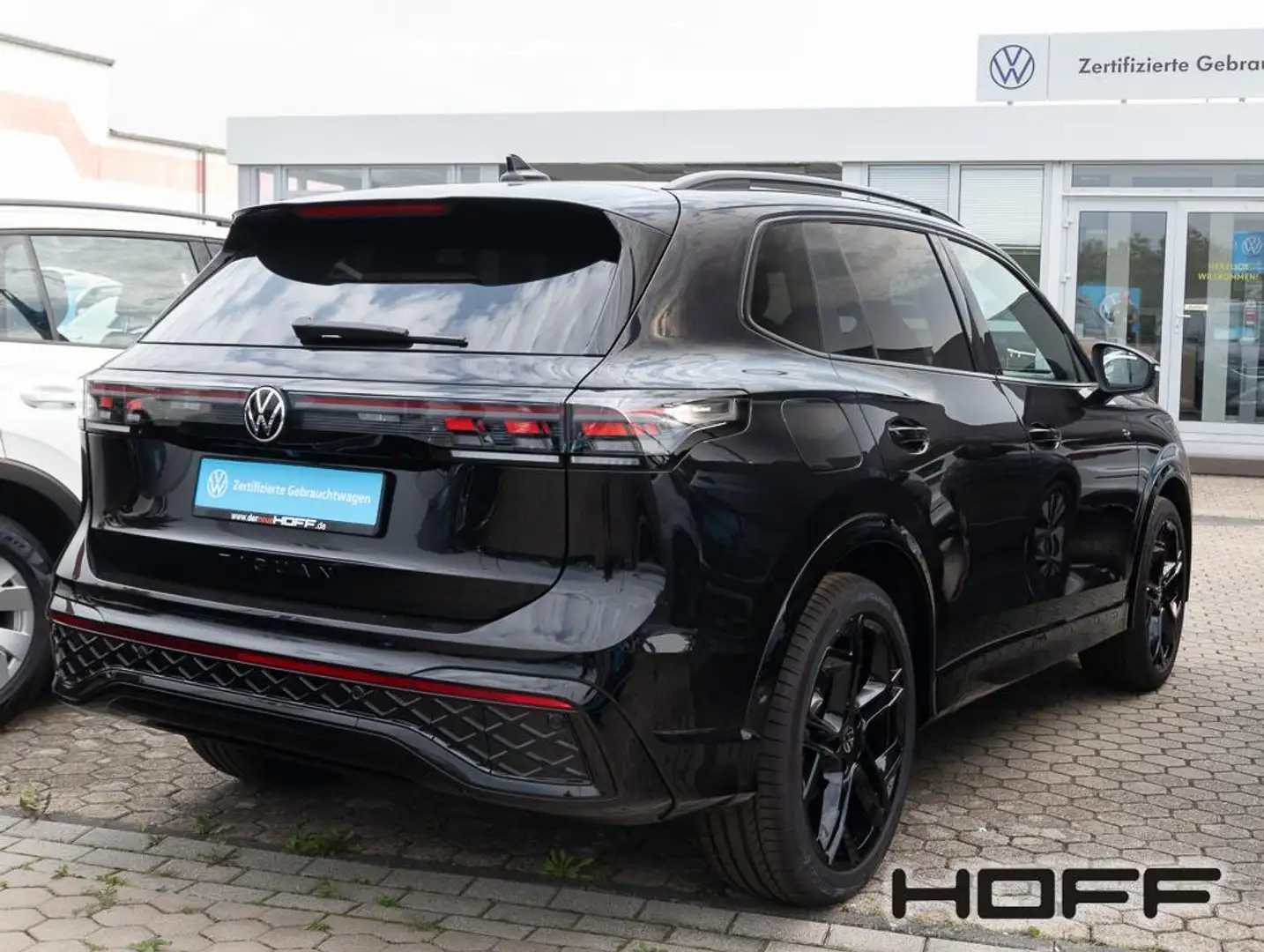 Volkswagen Tiguan TDI DSG R-Line IQ-Drive Matrix AreaView 20"Alu Zwart - 2