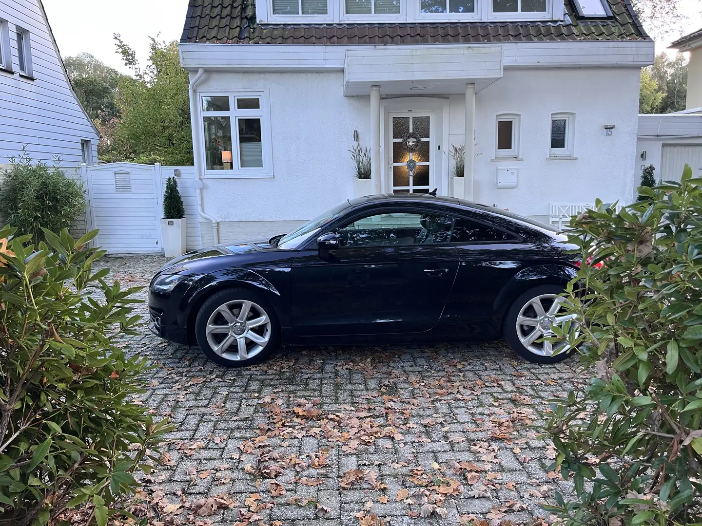 Audi TT Coupe 2.0 TFSI Schwarz - 1