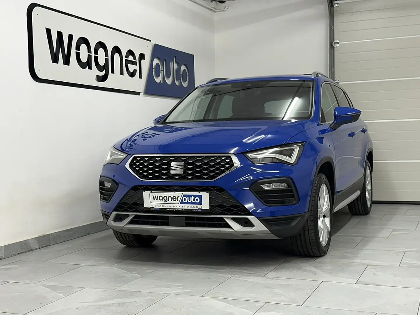 SEAT Ateca 2,0 Xperience LED/ACC/Navi/Panorama/RFK/LaneAss... Blau - 2