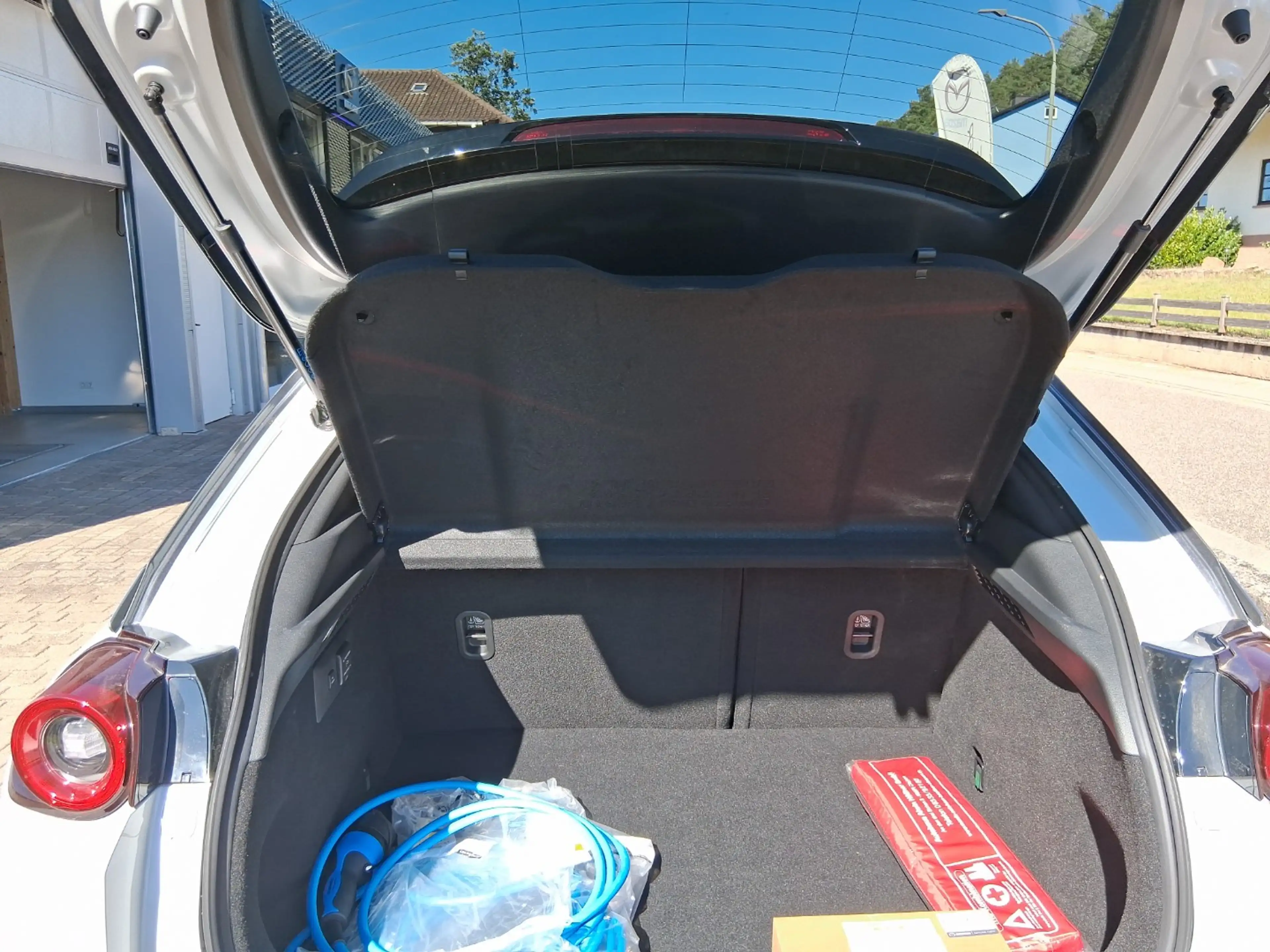 Mazda MX-30 e-SKYACTIV R-EV — photo 8