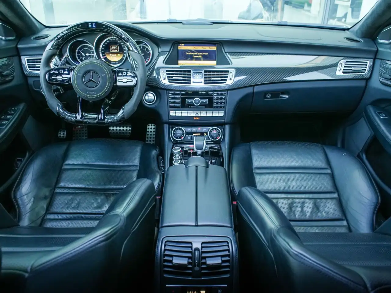 Mercedes-Benz CLS снимка Mercedes-Benz CLS