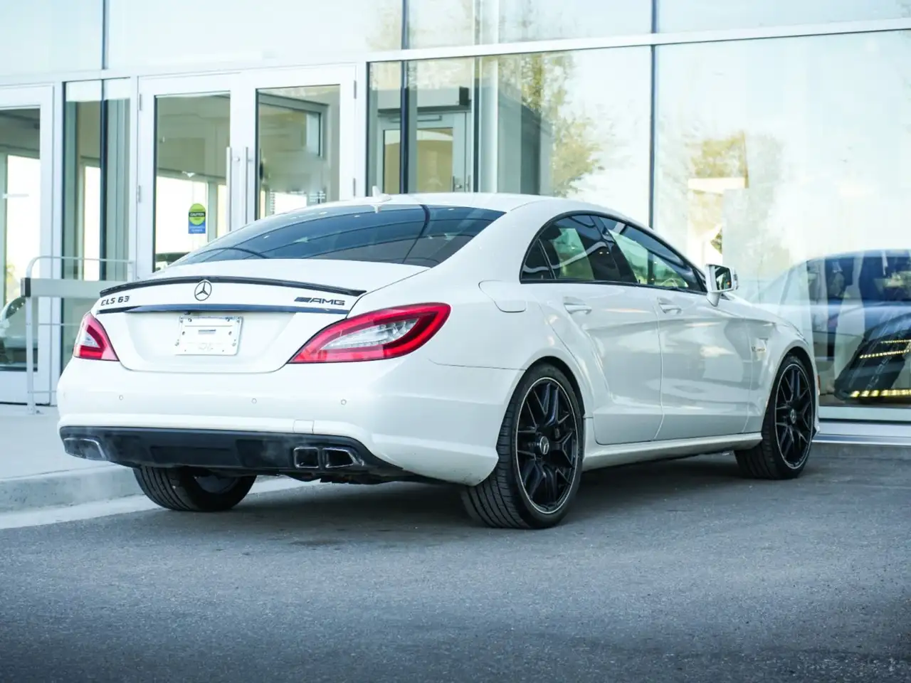 Mercedes-Benz CLS снимка Mercedes-Benz CLS