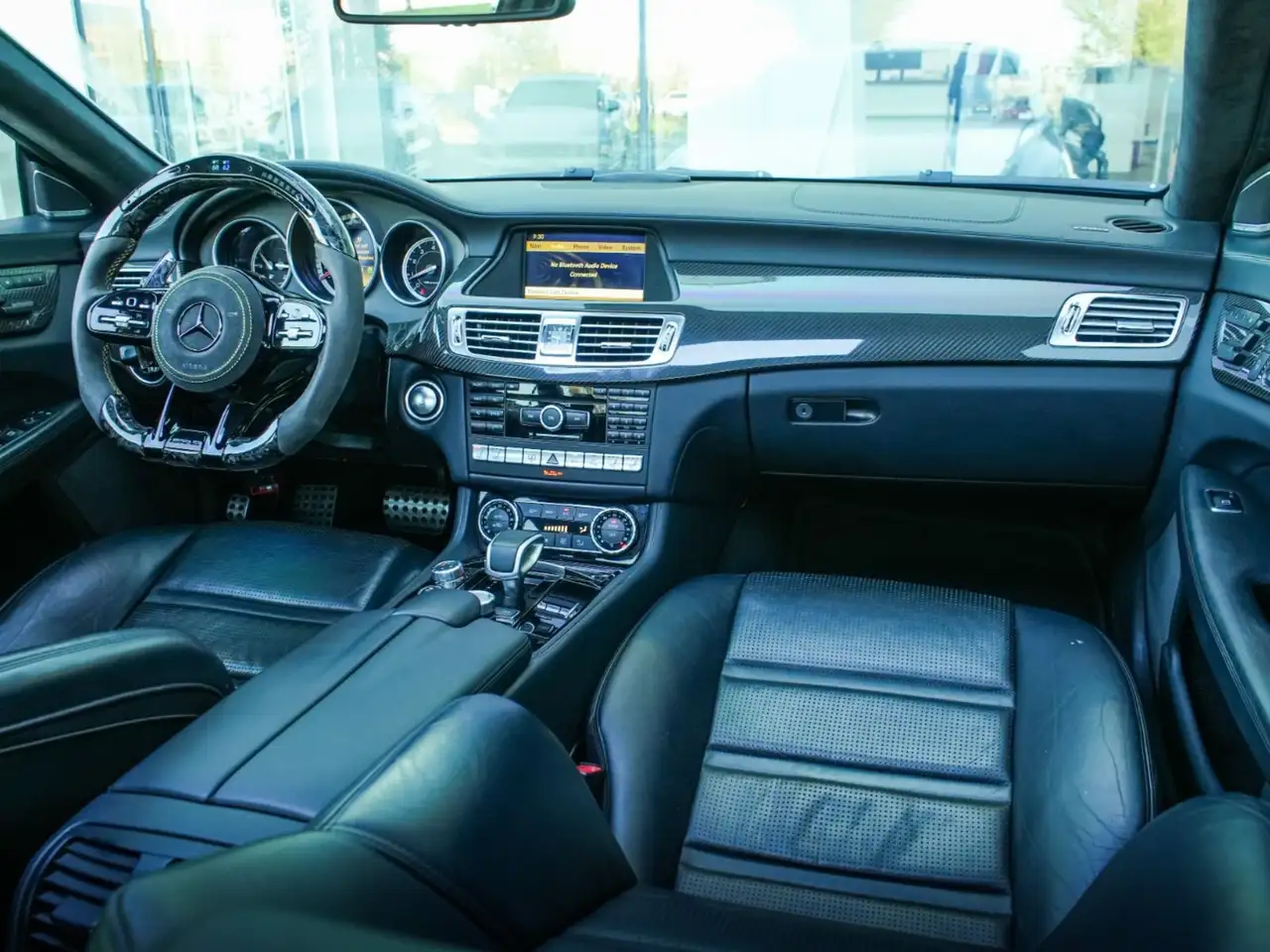 Mercedes-Benz CLS снимка Mercedes-Benz CLS