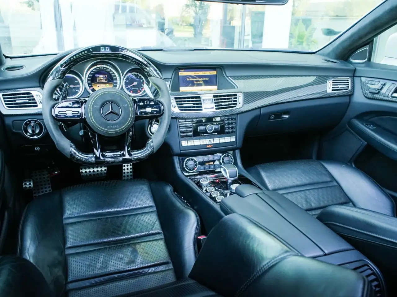 Mercedes-Benz CLS снимка Mercedes-Benz CLS