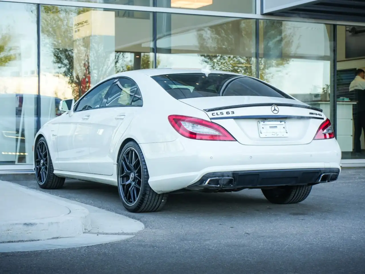 Mercedes-Benz CLS снимка Mercedes-Benz CLS