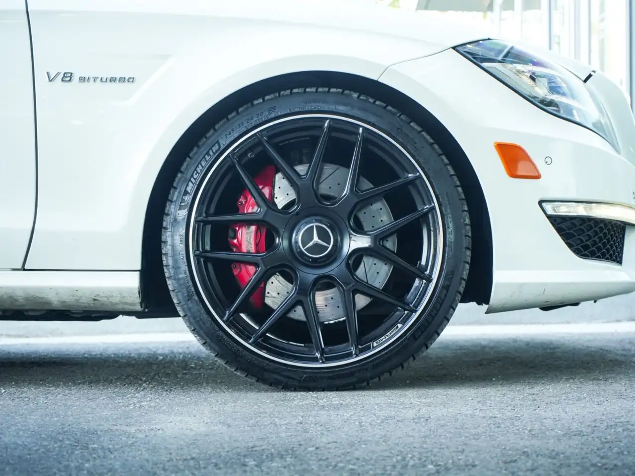 Mercedes-Benz CLS снимка Mercedes-Benz CLS