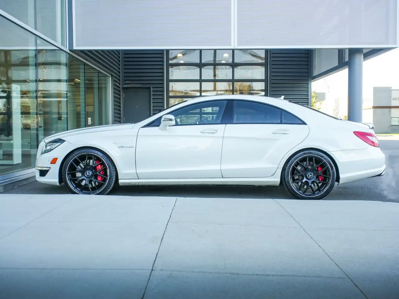 Mercedes-Benz CLS снимка Mercedes-Benz CLS