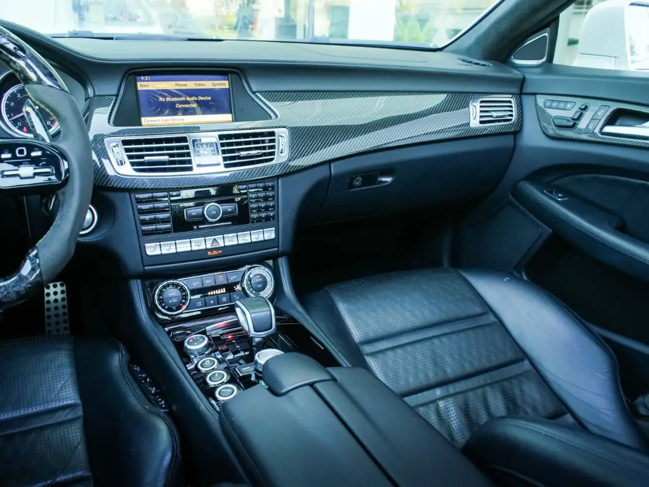 Mercedes-Benz CLS снимка Mercedes-Benz CLS