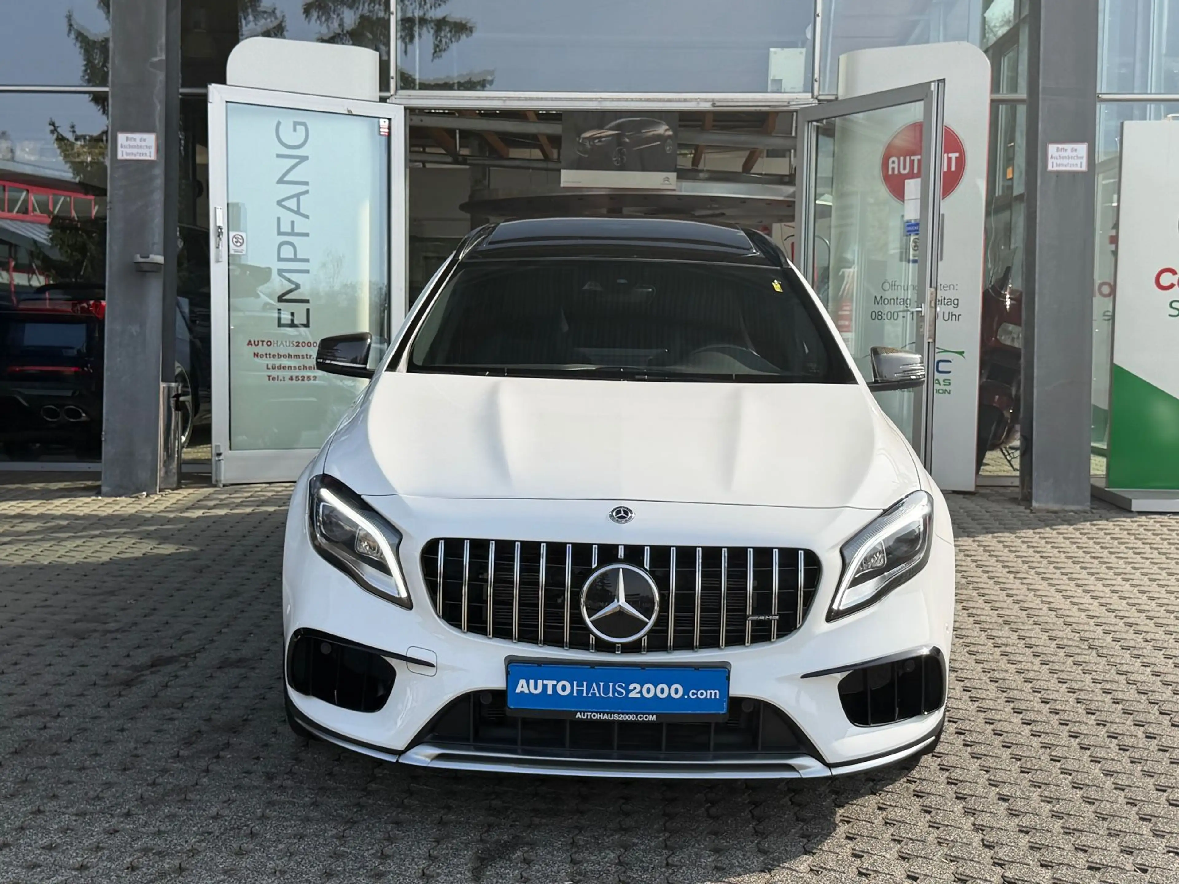 Mercedes-Benz GLA 45 AMG 4Matic 7G-DCT/PANO/KEYLES/RFK/HARMAN/ — photo 8