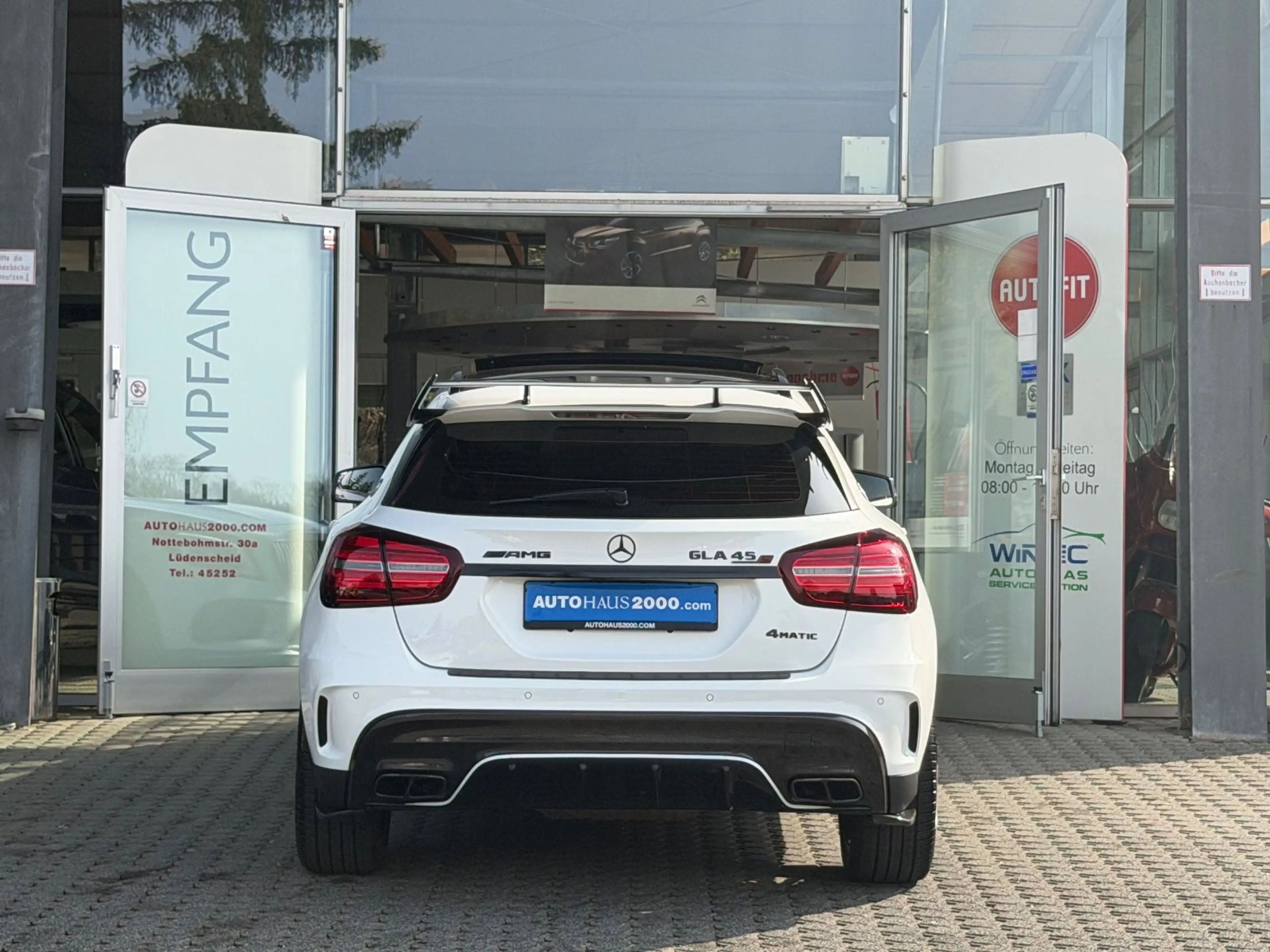 Mercedes-Benz GLA 45 AMG 4Matic 7G-DCT/PANO/KEYLES/RFK/HARMAN/ — photo 6