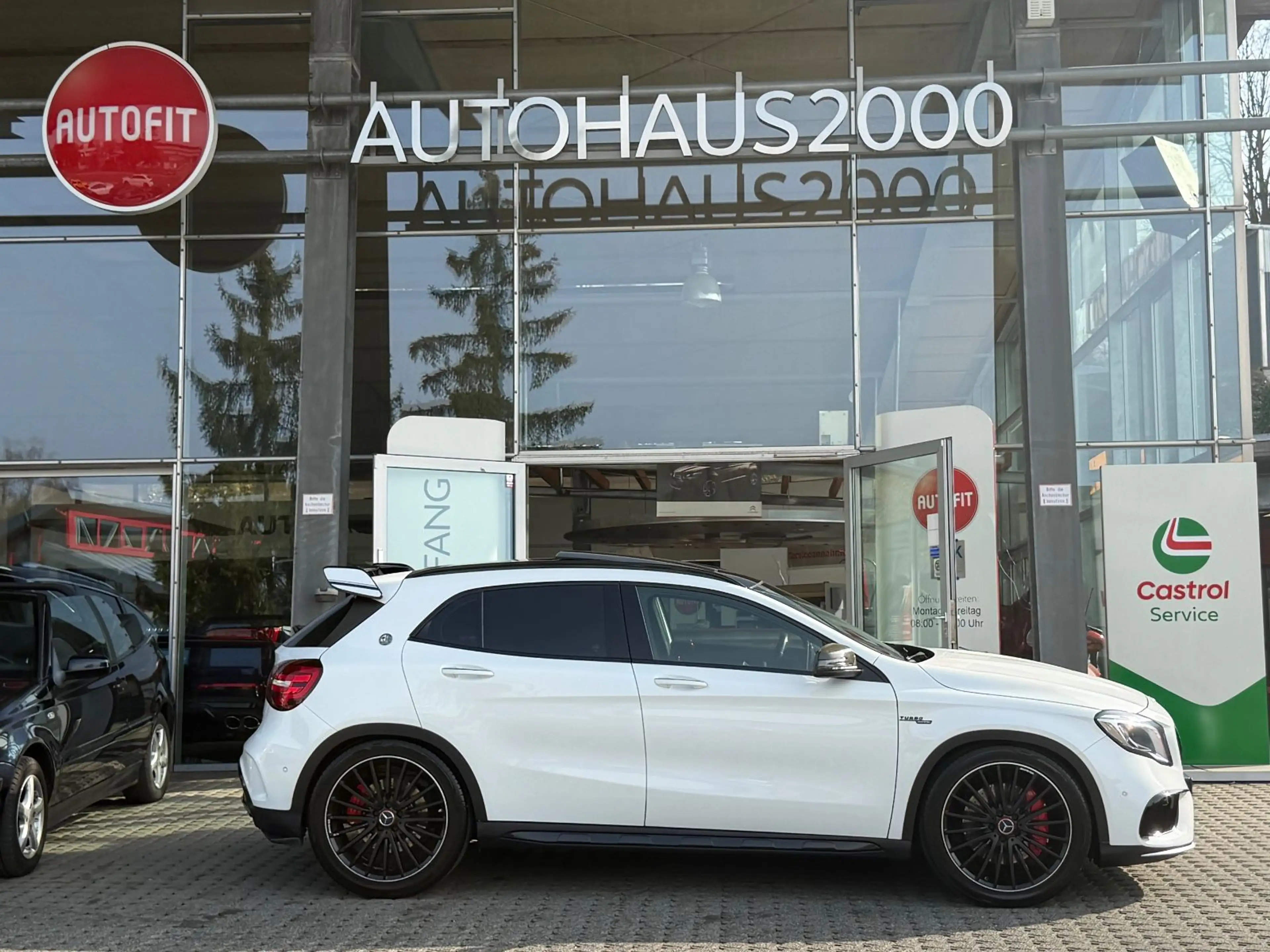Mercedes-Benz GLA 45 AMG 4Matic 7G-DCT/PANO/KEYLES/RFK/HARMAN/ — photo 10