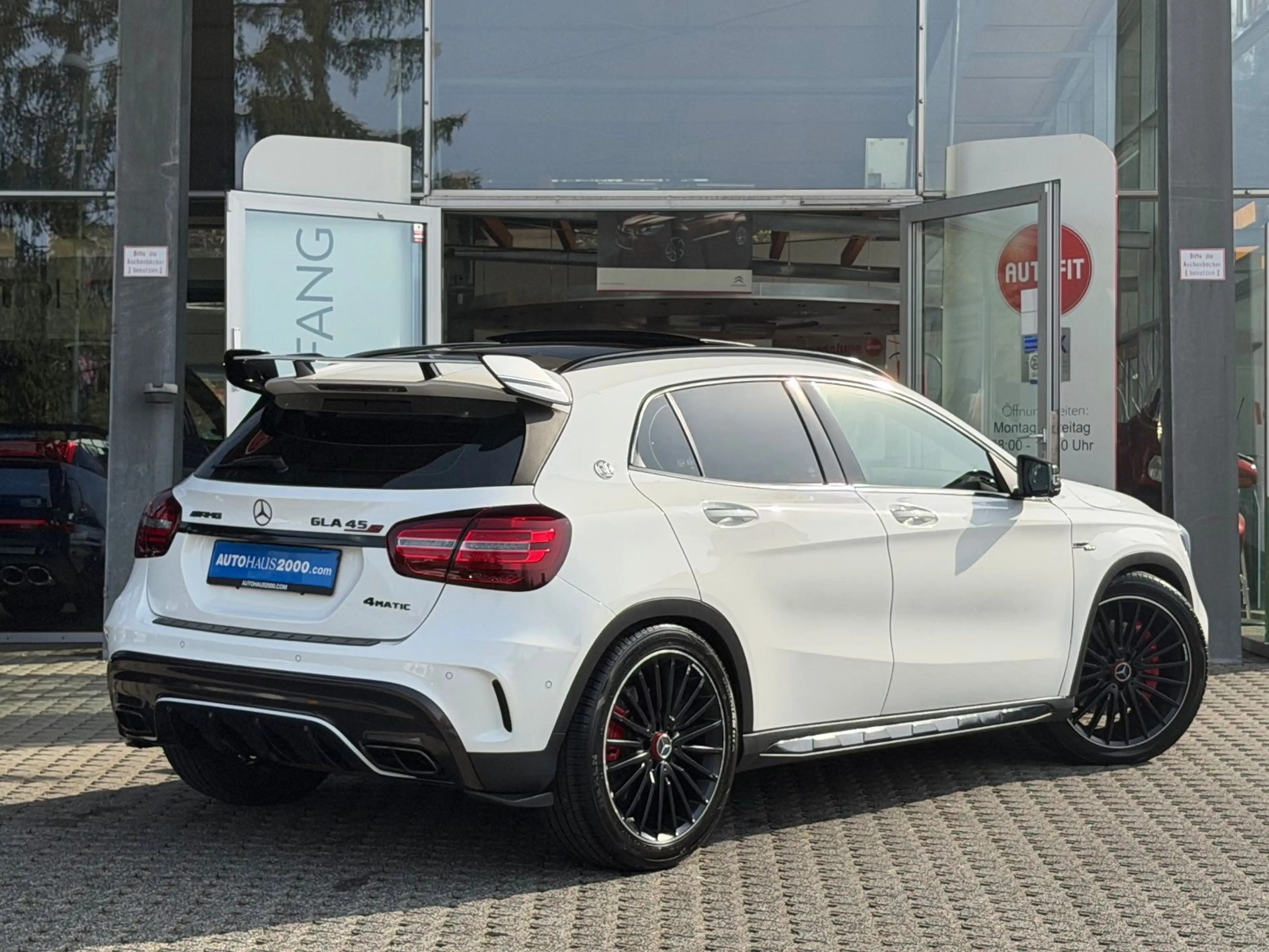 Mercedes-Benz GLA 45 AMG 4Matic 7G-DCT/PANO/KEYLES/RFK/HARMAN/ — photo 7