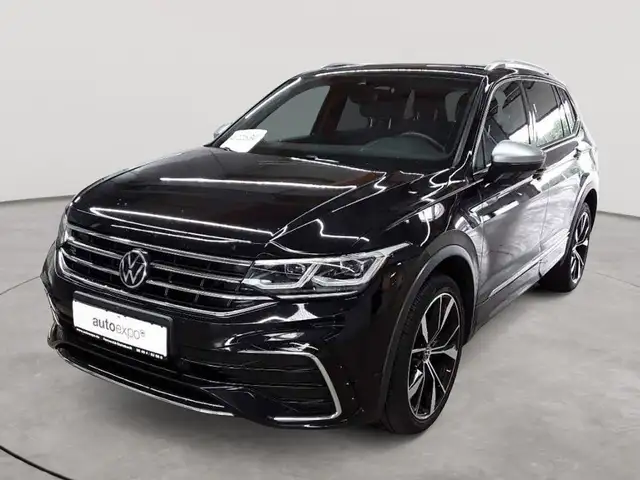 Volkswagen Tiguan view 2