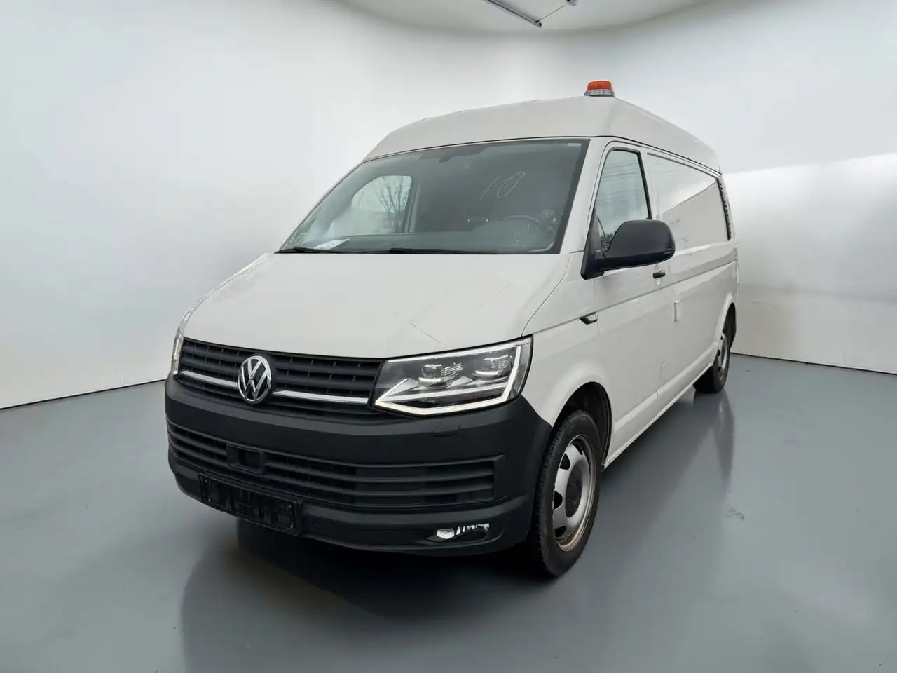 Volkswagen T6 Transporter T6 TRANSPORTER 4M*M.-HOCH*LANG*WERKSTATT*3.2 TON — photo 1 of 15