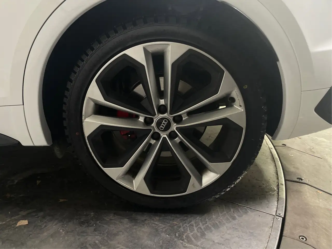 Audi SQ5 снимка Audi SQ5