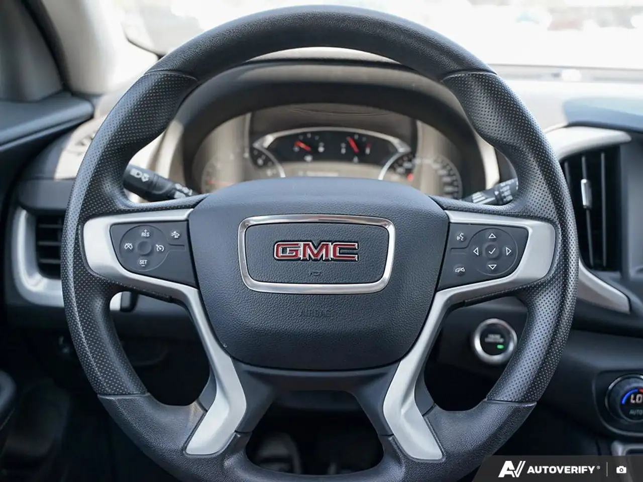 GMC Terrain photo GMC Terrain