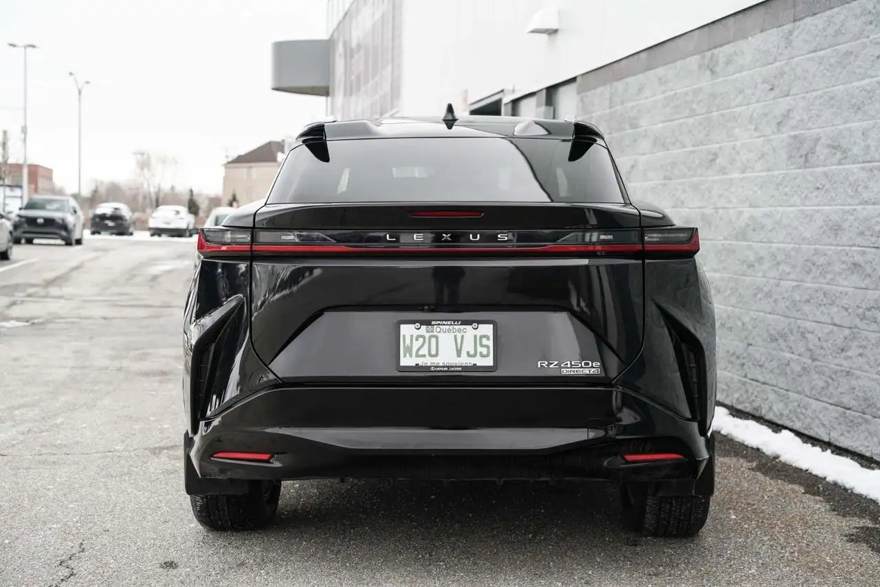 Lexus RZ снимка Lexus RZ
