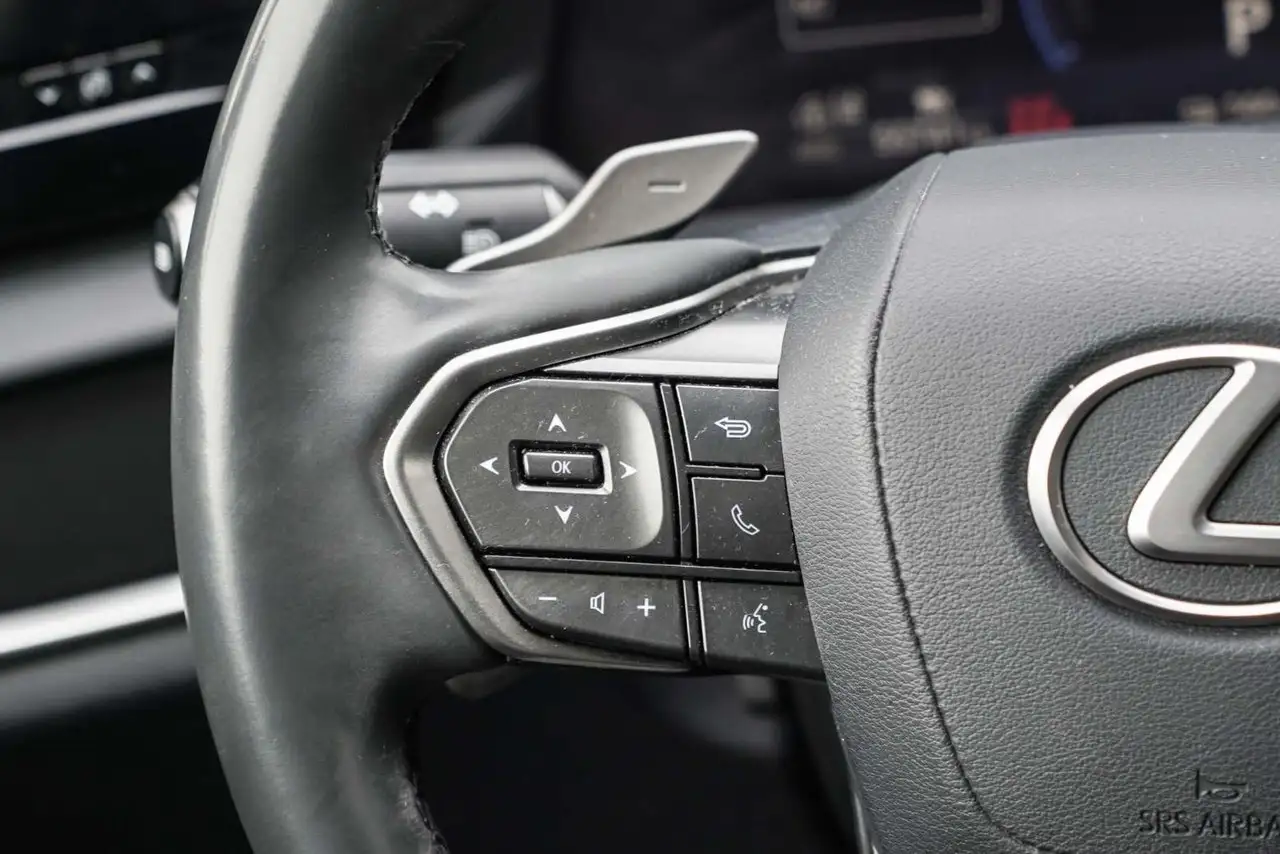 Lexus RZ снимка Lexus RZ