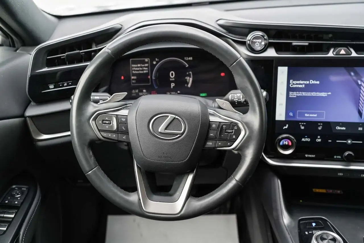 Lexus RZ снимка Lexus RZ