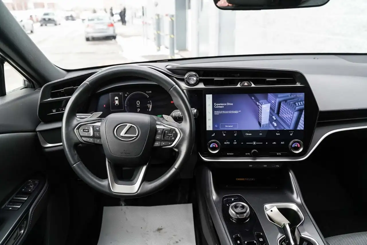 Lexus RZ снимка Lexus RZ