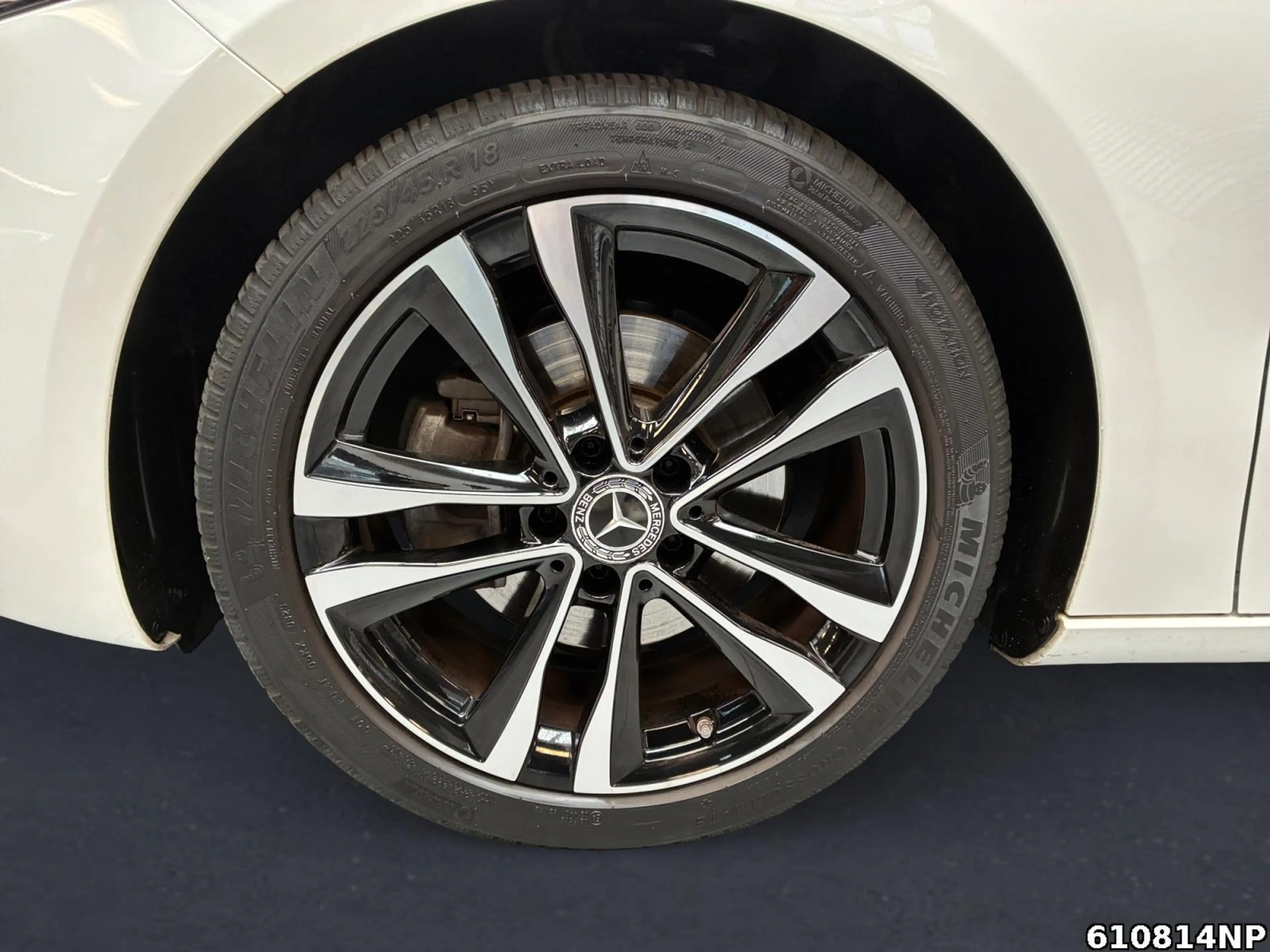 Mercedes-Benz A 200 Limo Progressive EDITION 19 Pano Night — photo 5