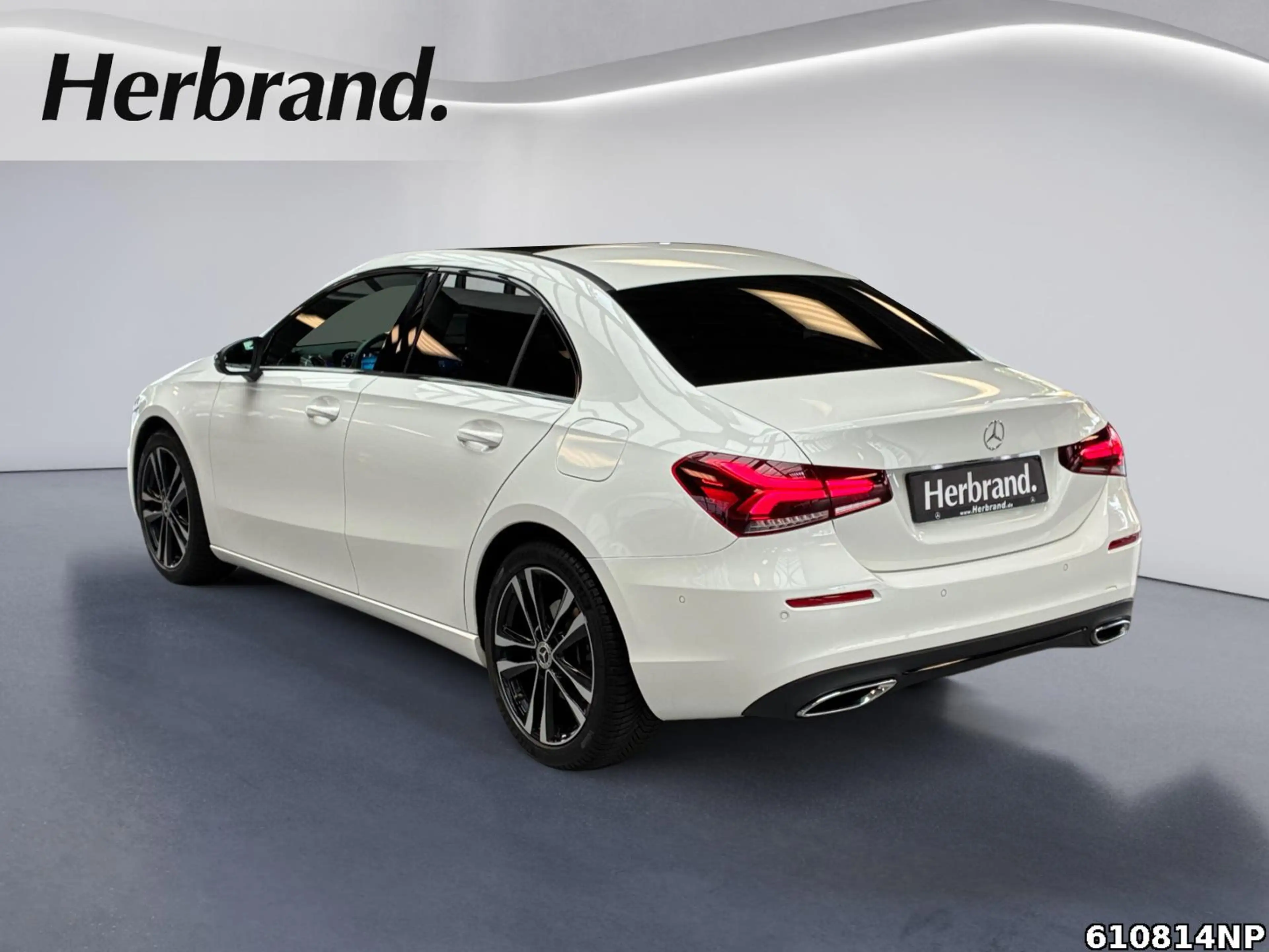 Mercedes-Benz A 200 Limo Progressive EDITION 19 Pano Night — photo 4