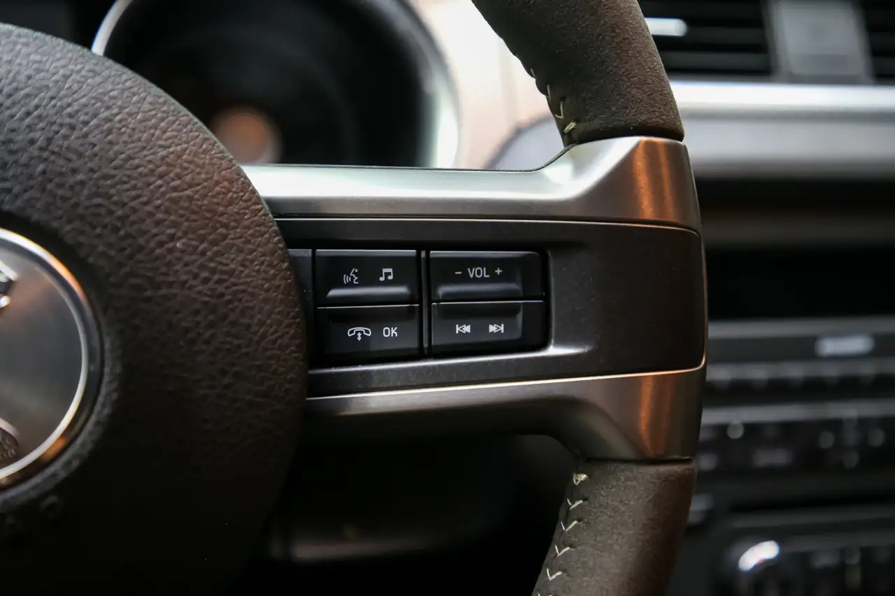 Ford Mustang photo Ford Mustang