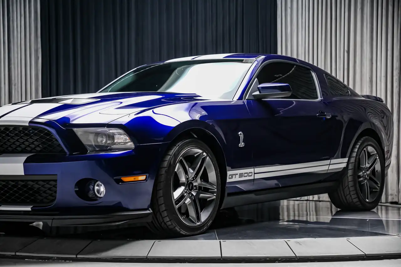 Ford Mustang photo Ford Mustang