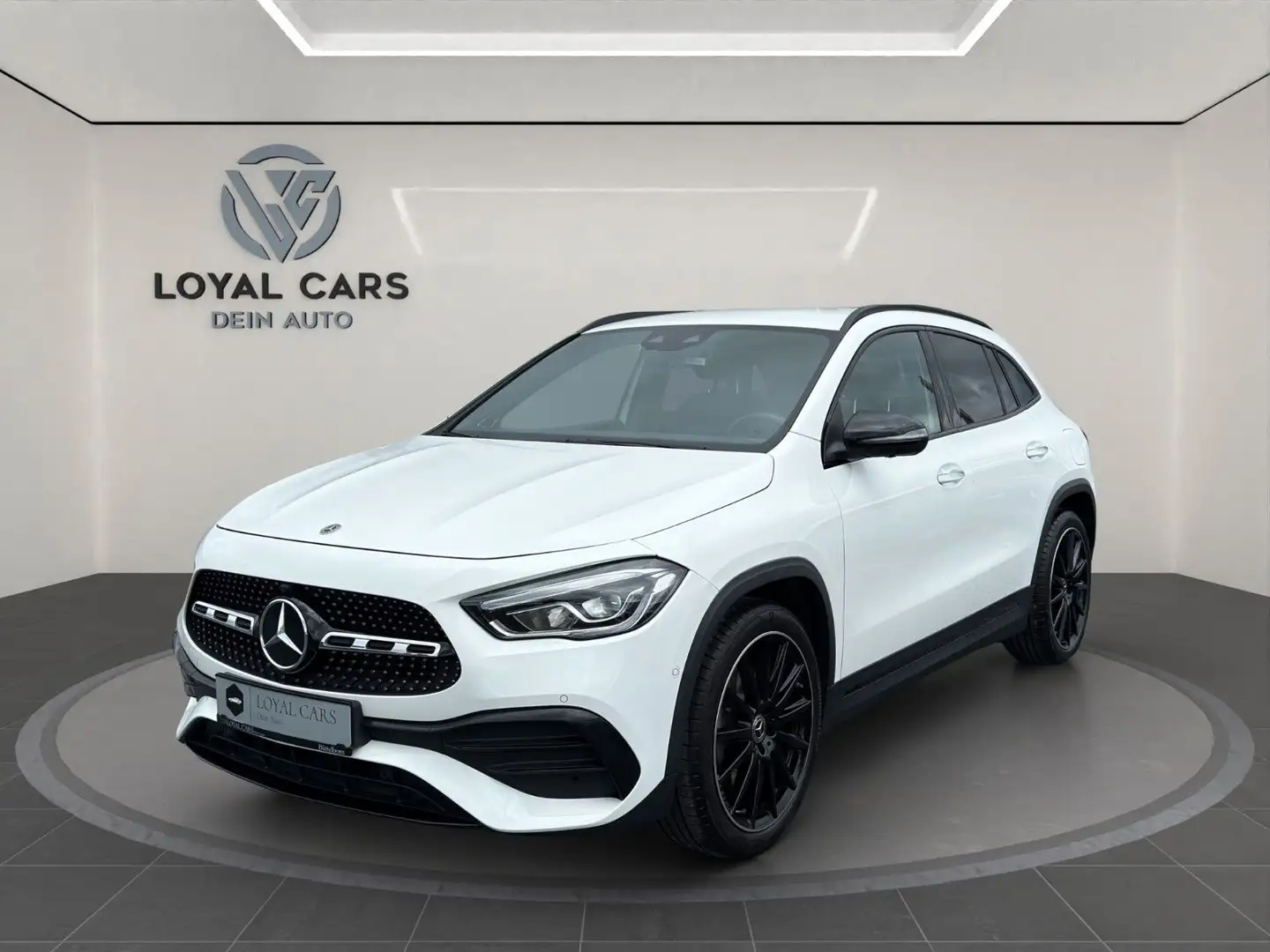 Mercedes-Benz GLA 250 *AMG*MBUX*Wides*360*LED*Ambiente*Memory Weiß - 1