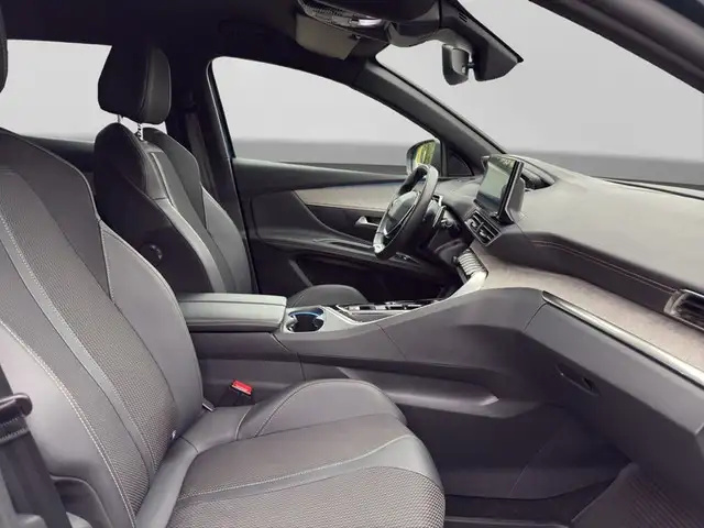 Peugeot 3008 view 9