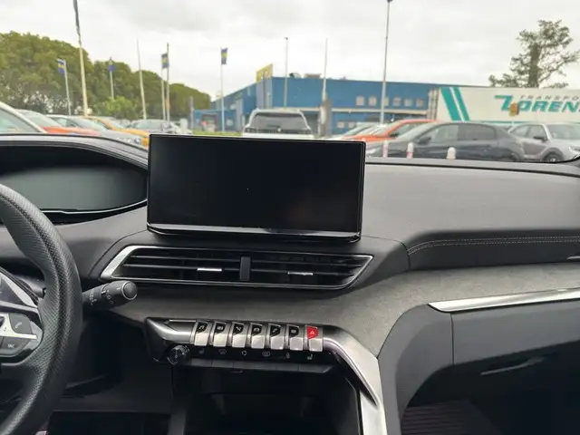 Peugeot 3008 view 12