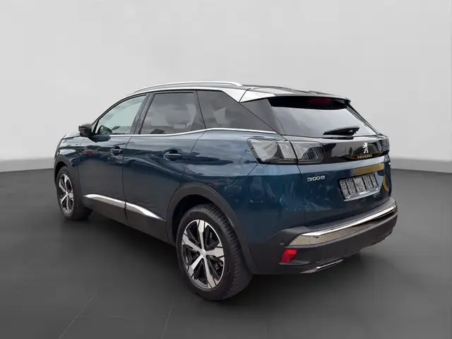 Peugeot 3008 view 3