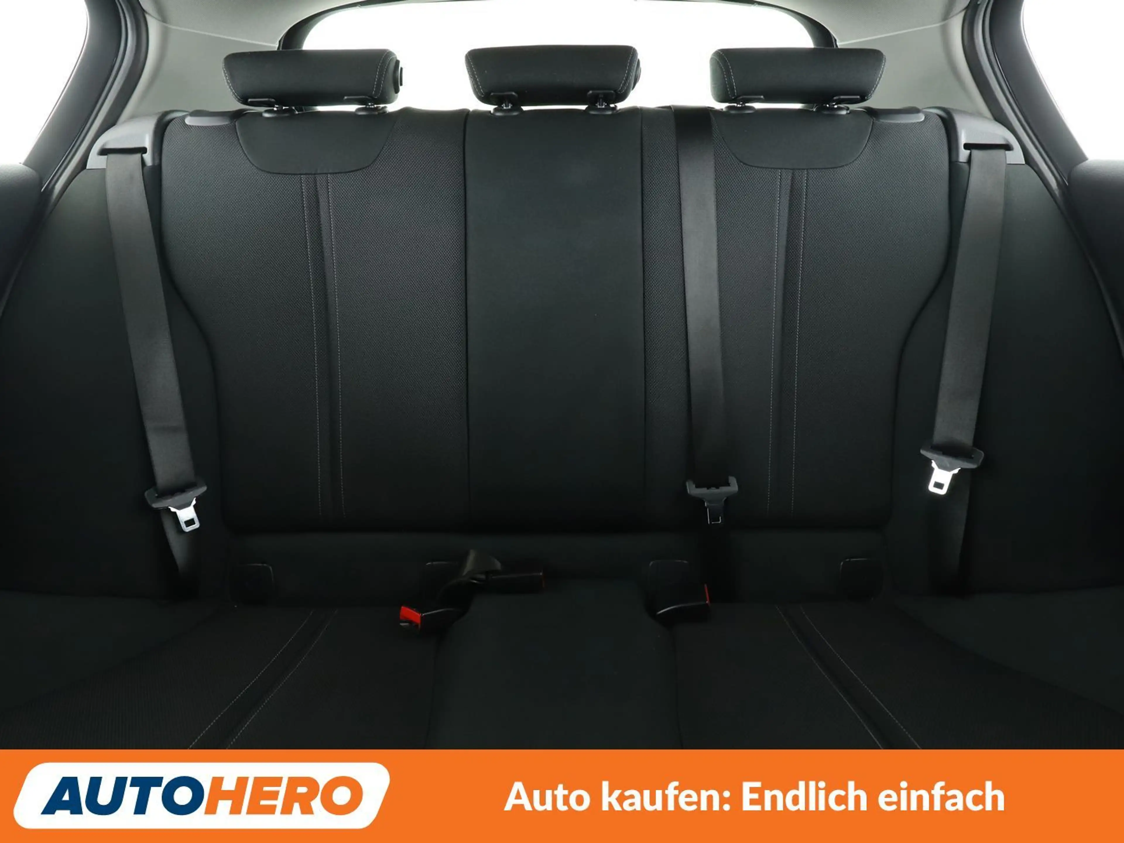 BMW 118 118i Sport Line Aut. *NAVI*LED*TEMPO*PDC* — photo 15