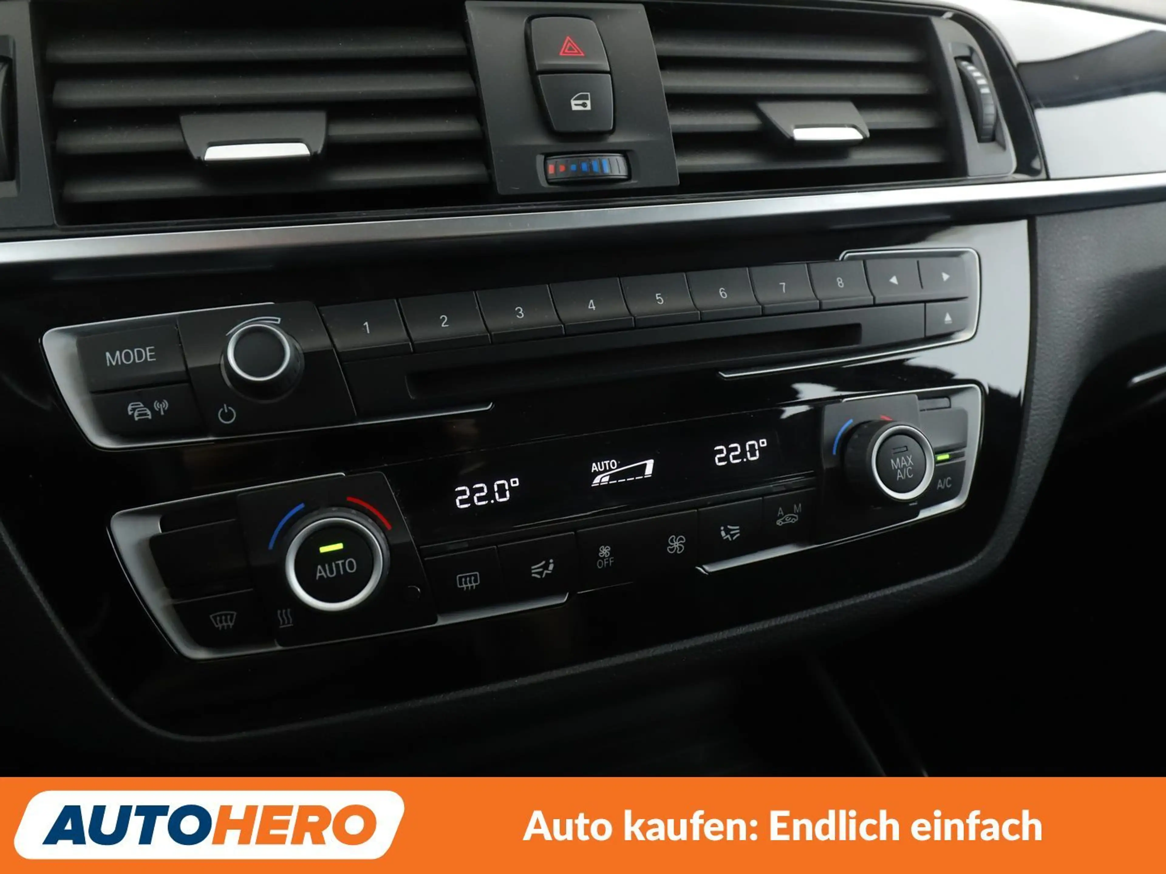 BMW 118 118i Sport Line Aut. *NAVI*LED*TEMPO*PDC* — photo 24