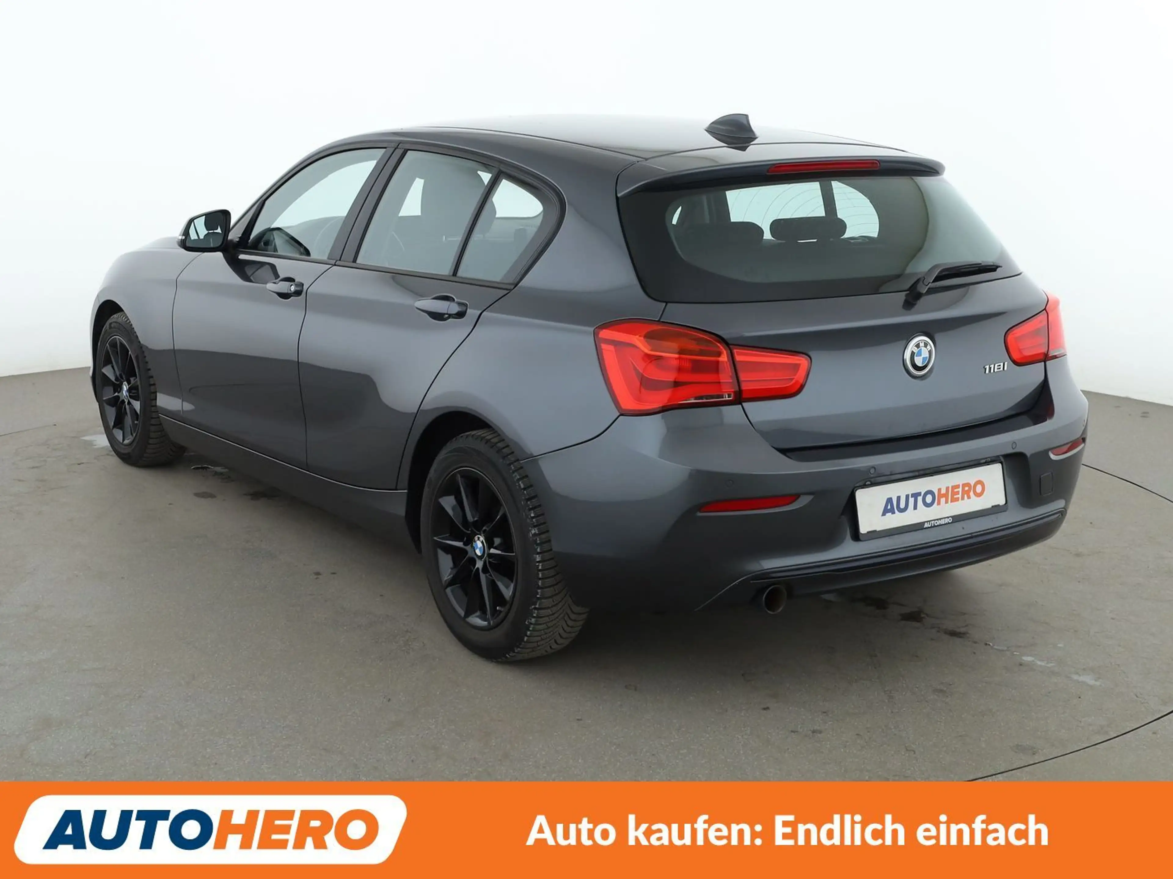 BMW 118 118i Sport Line Aut. *NAVI*LED*TEMPO*PDC* — photo 4