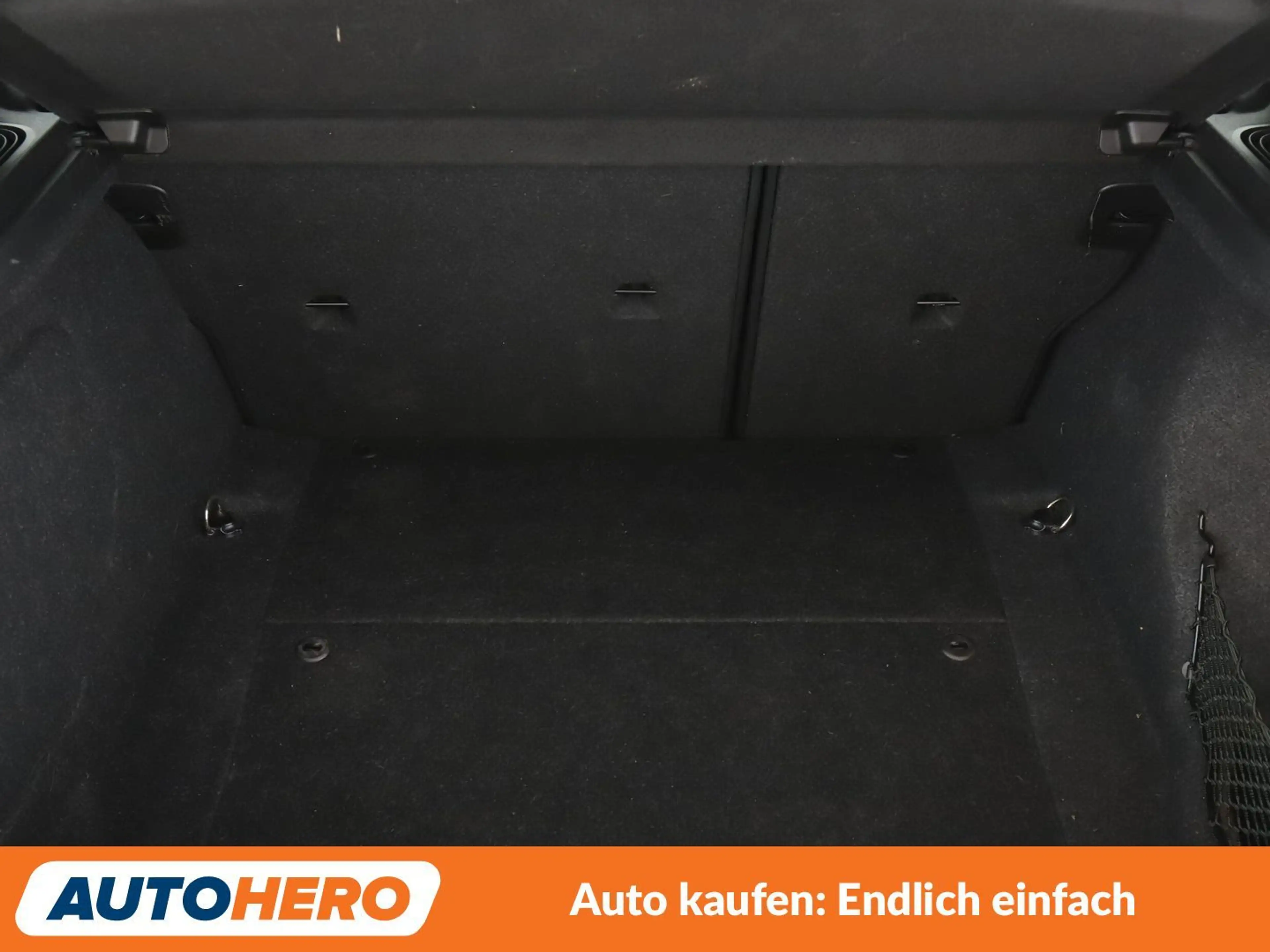 BMW 118 118i Sport Line Aut. *NAVI*LED*TEMPO*PDC* — photo 17