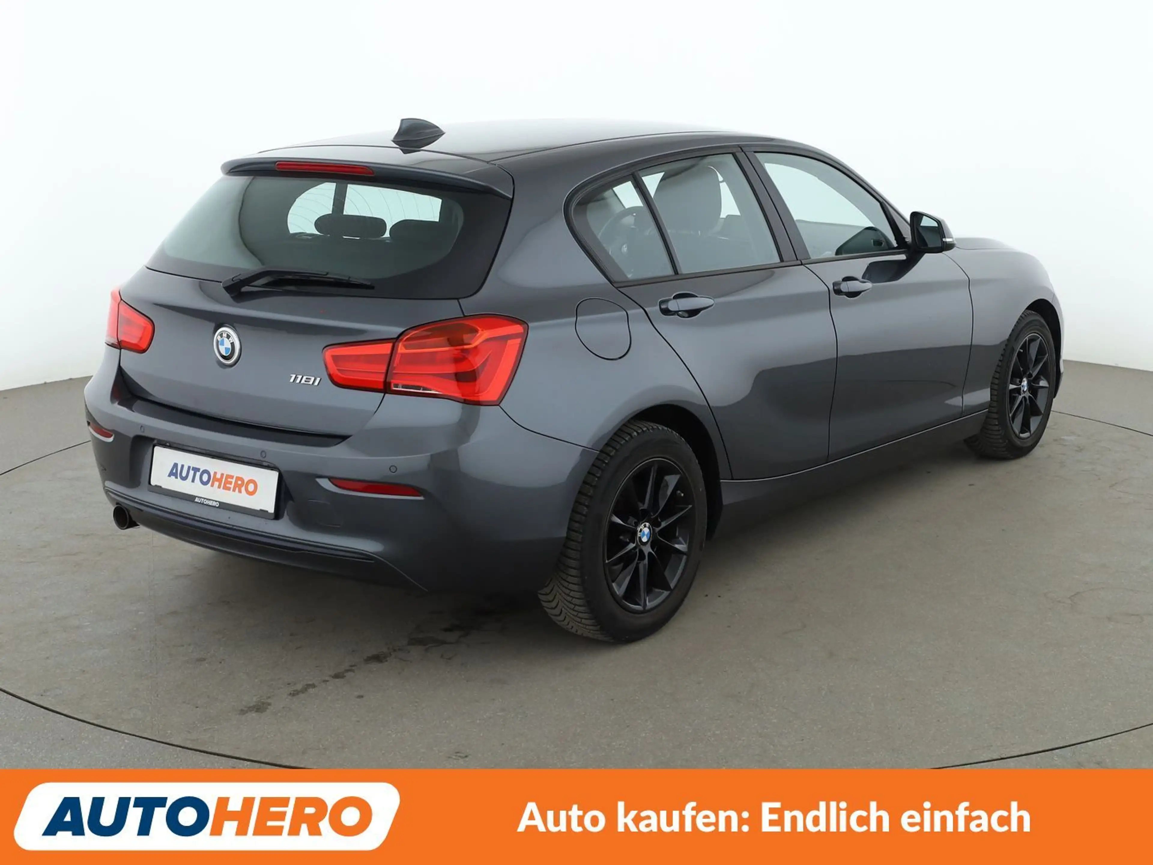 BMW 118 118i Sport Line Aut. *NAVI*LED*TEMPO*PDC* — photo 6