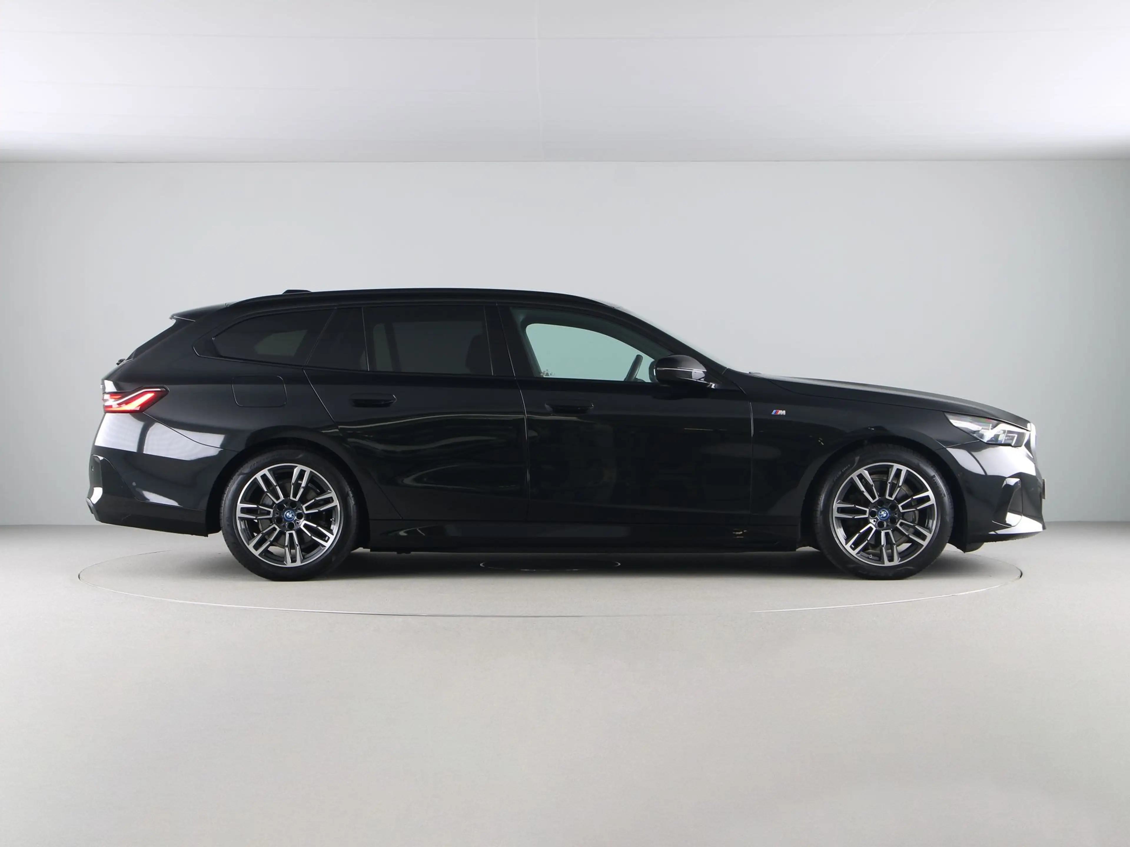 BMW 530 5 Serie 530e Touring M-Sport — photo 8