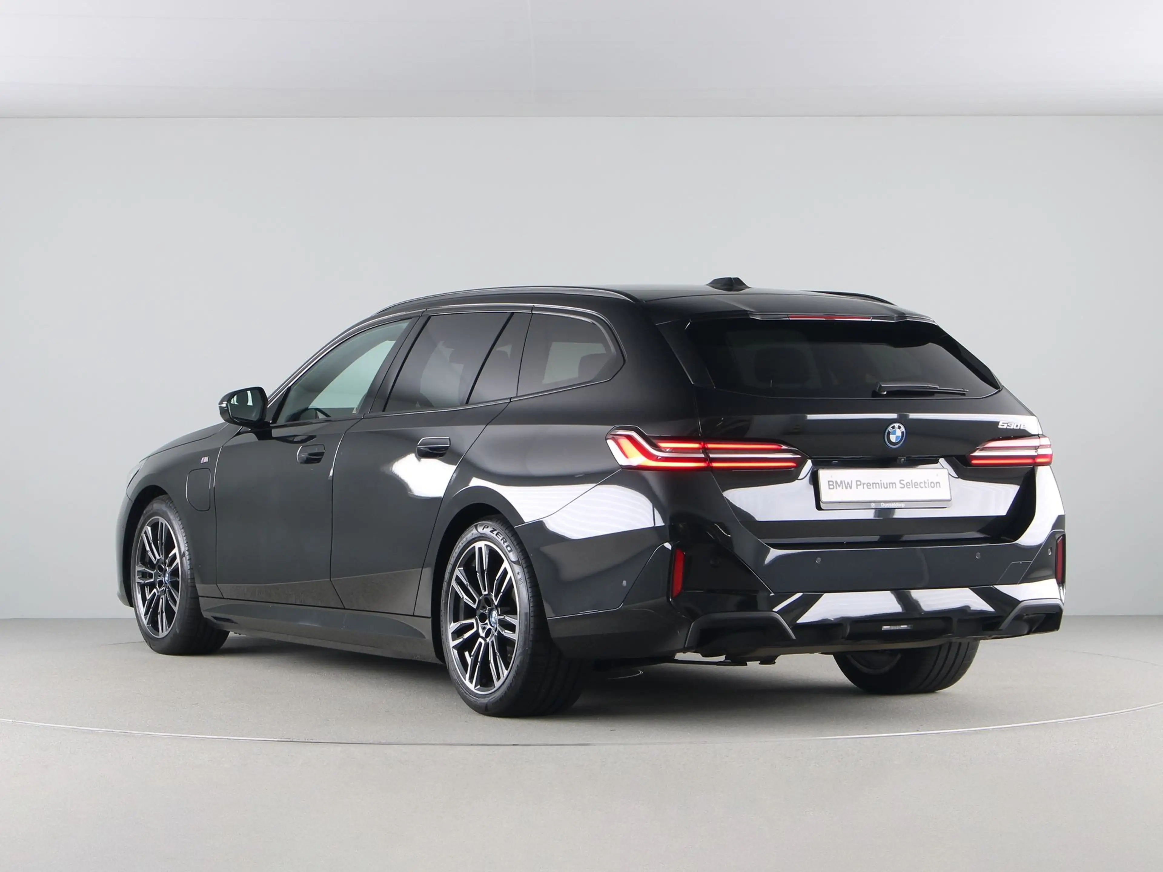 BMW 530 5 Serie 530e Touring M-Sport — photo 11