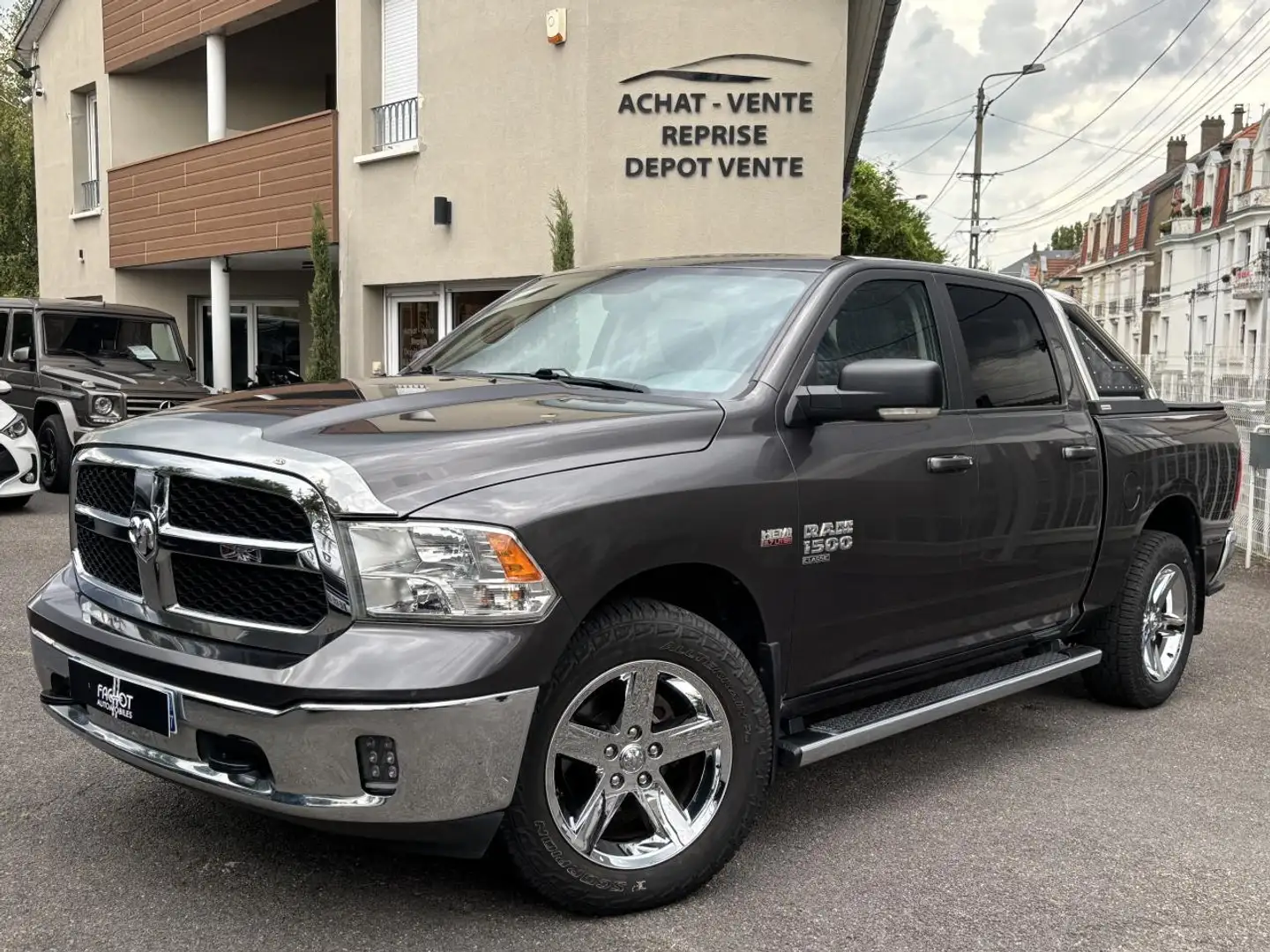Dodge RAM 5.7 HEMI V8 LARAMIE GPL Gris - 1