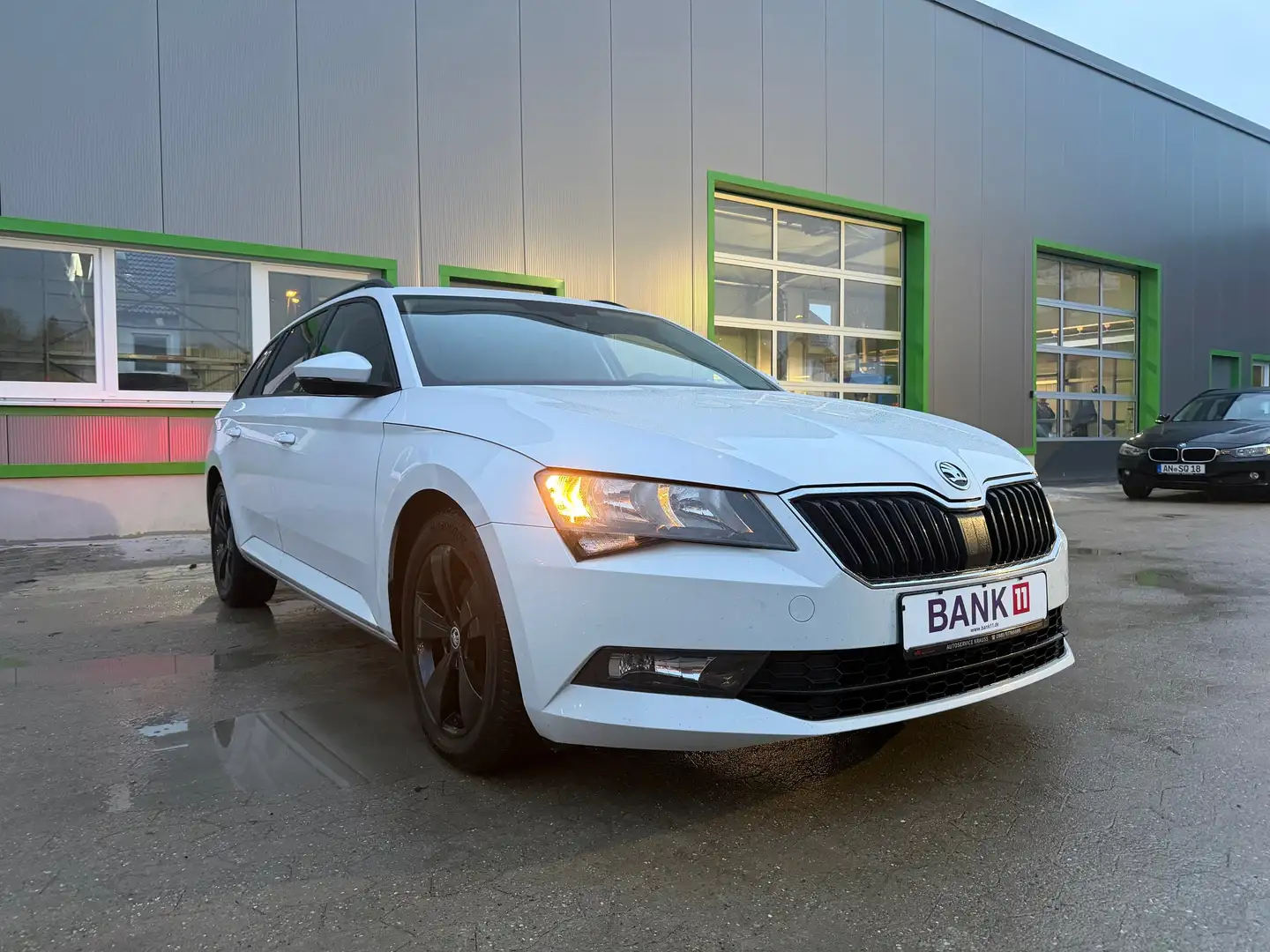Skoda Superb Active / Navigationssystem / Lichtautomatik Weiß - 1
